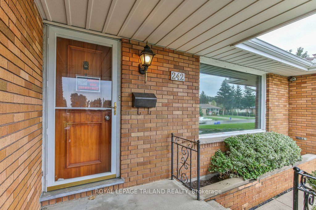 242 Burlington Street Property Photo 7