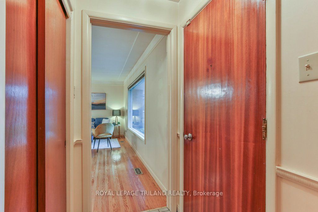 242 Burlington Street Property Photo 8