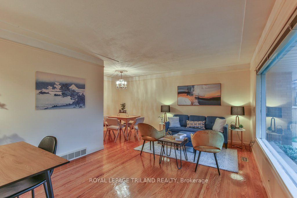 242 Burlington Street Property Photo 9