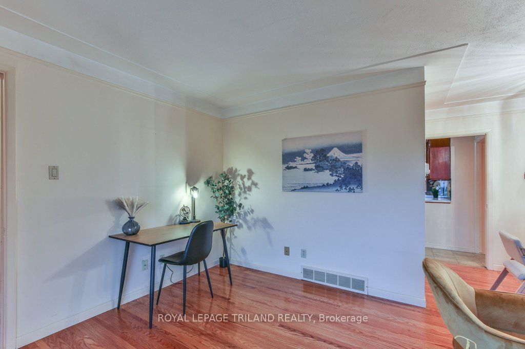 242 Burlington Street Property Photo 15