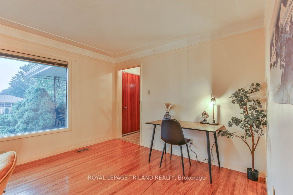 242 Burlington Street Property Photo 16