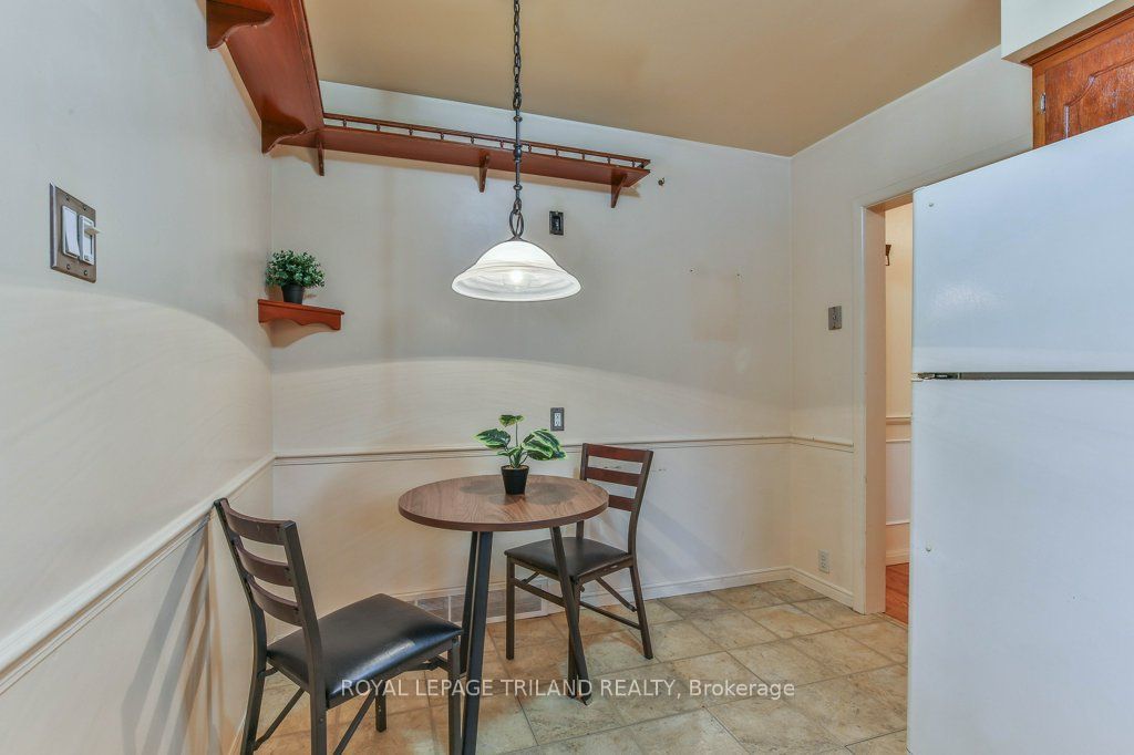 242 Burlington Street Property Photo 20