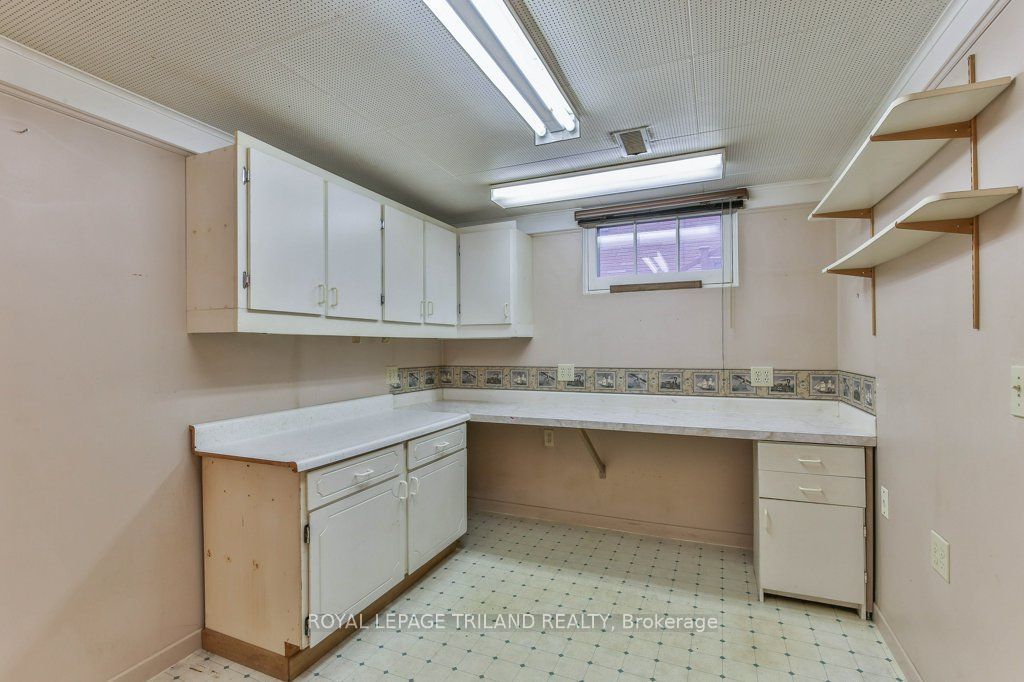 242 Burlington Street Property Photo 30