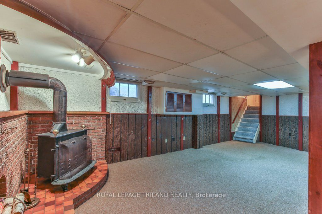 242 Burlington Street Property Photo 31
