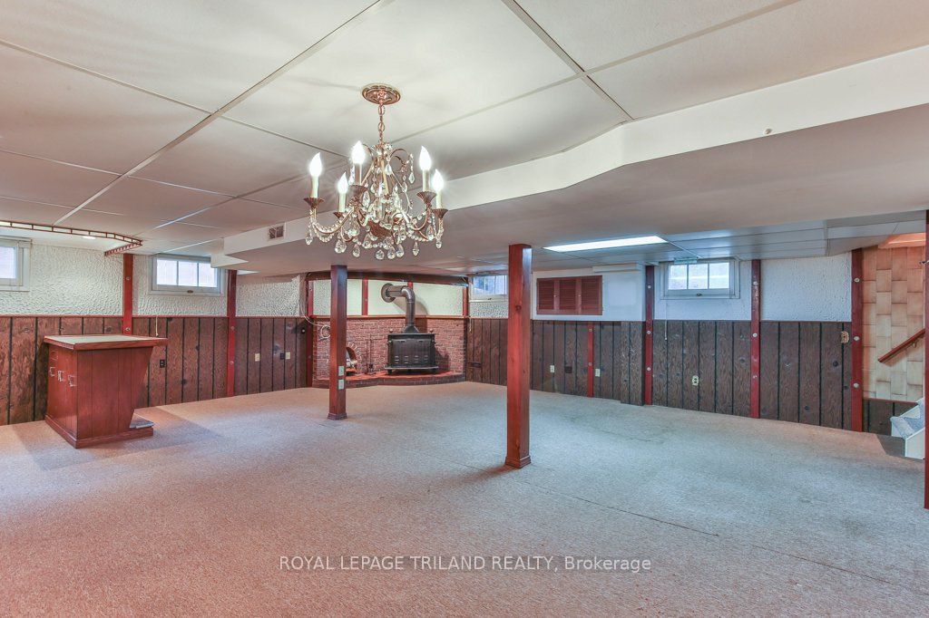 242 Burlington Street Property Photo 33