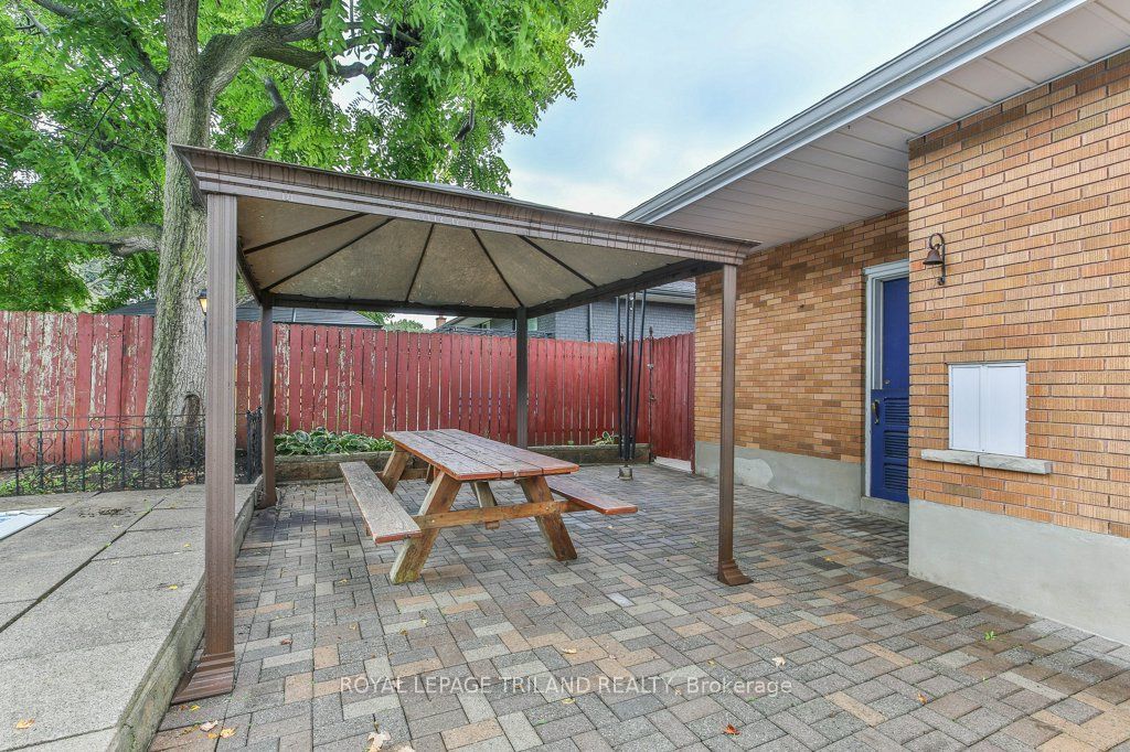 242 Burlington Street Property Photo 39