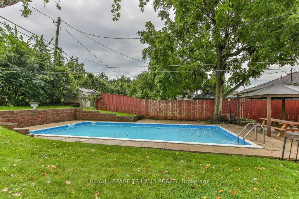 242 Burlington Street Property Photo 43