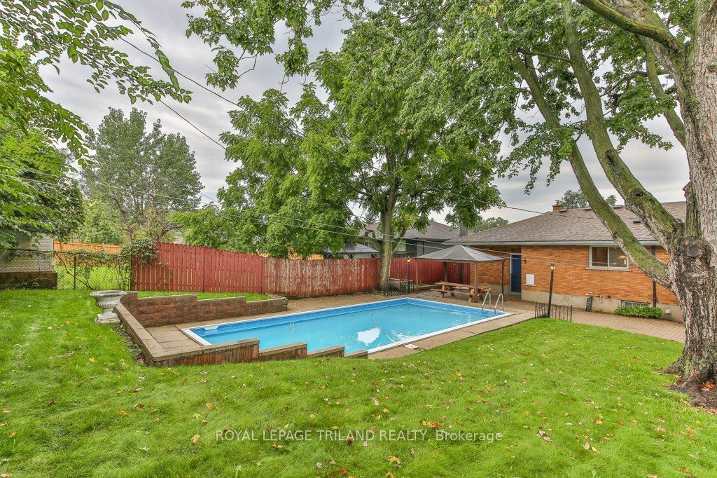 242 Burlington Street Property Photo 45