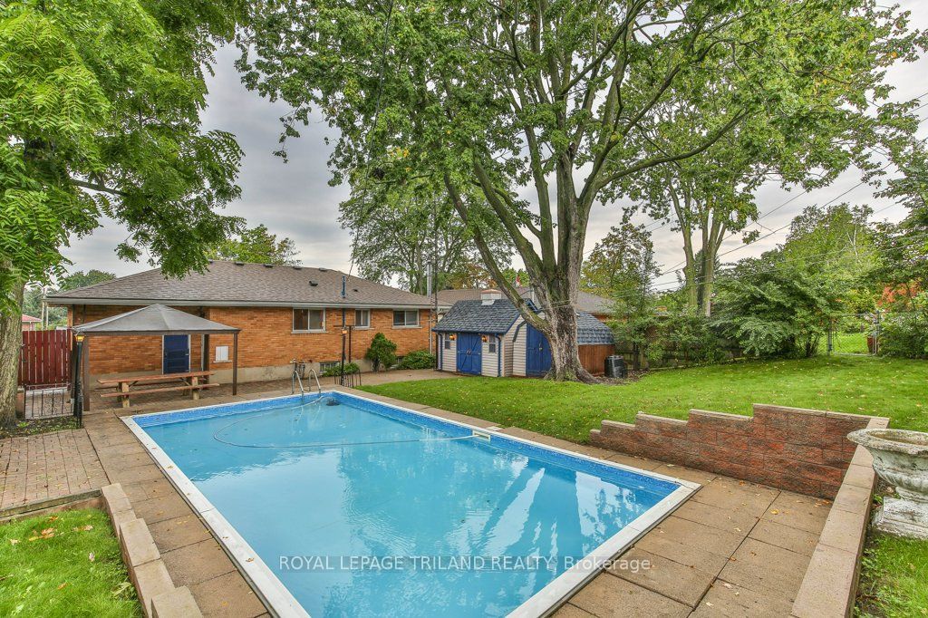 242 Burlington Street Property Photo 47
