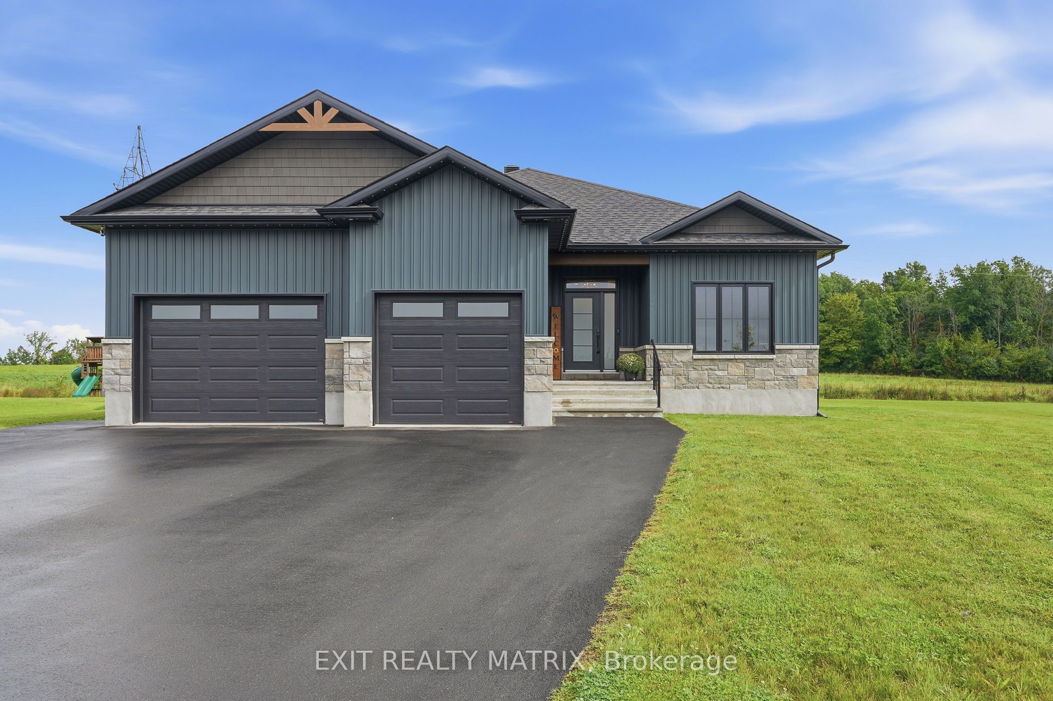 256 Trudeau Crescent