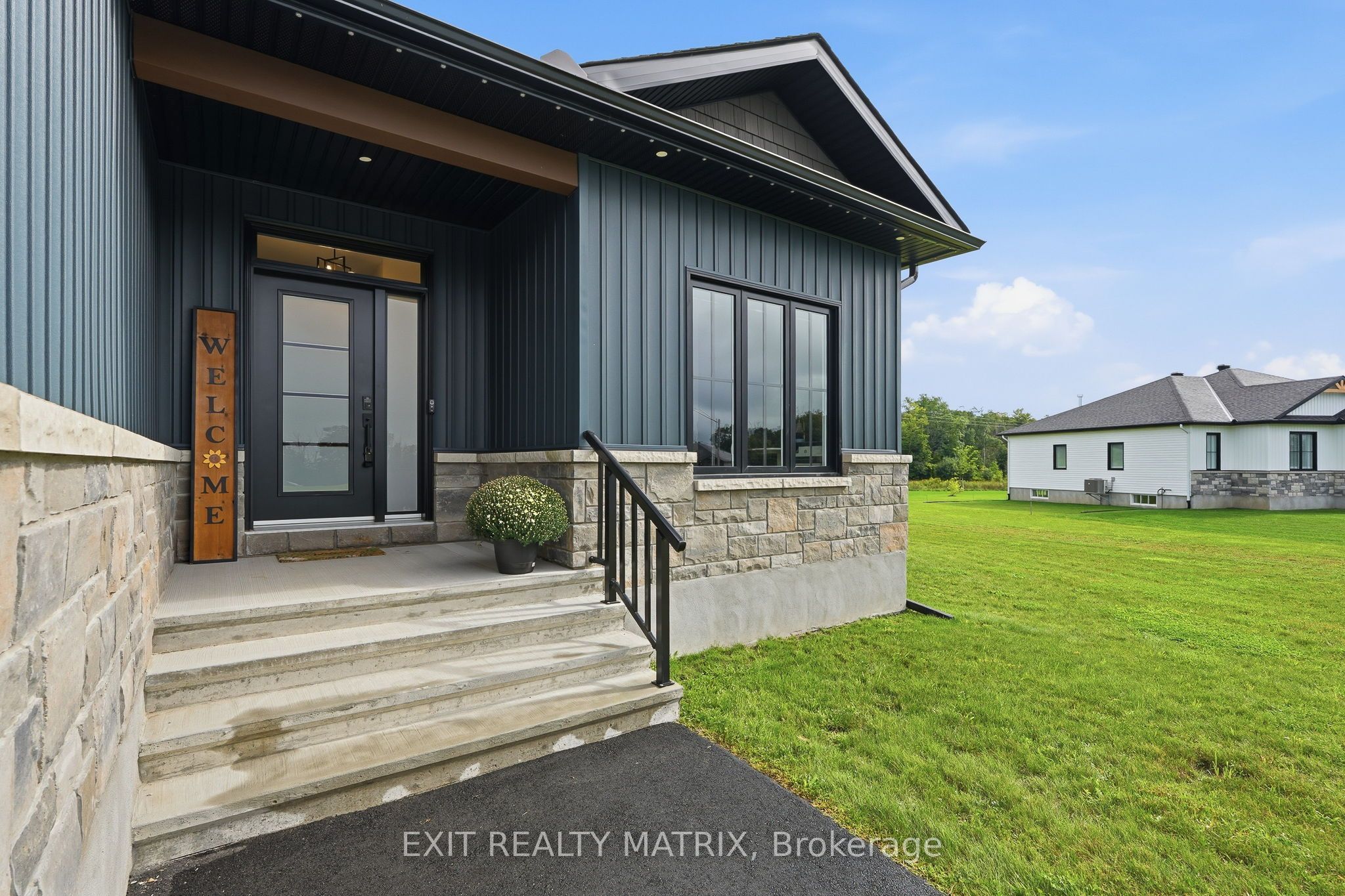 256 Trudeau Crescent Property Photo 2