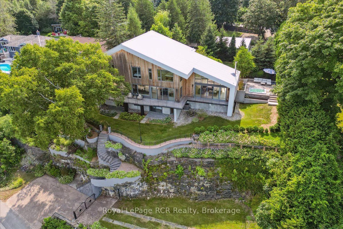 20 Everett Road Property Photo 1