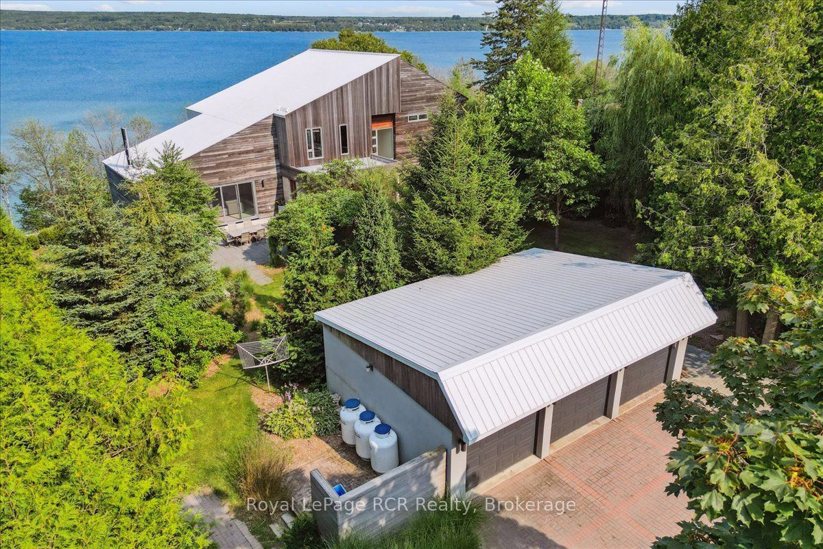 20 Everett Road Property Photo 3