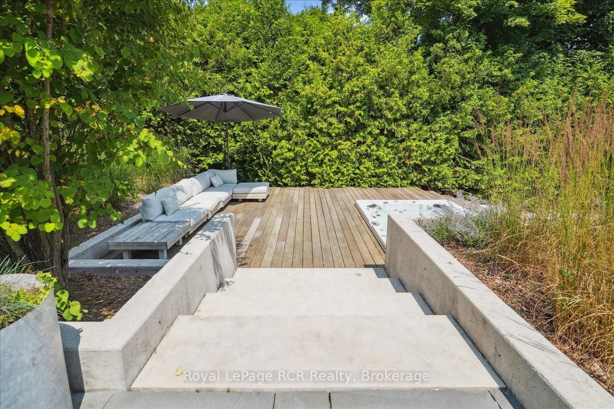 20 Everett Road Property Photo 14