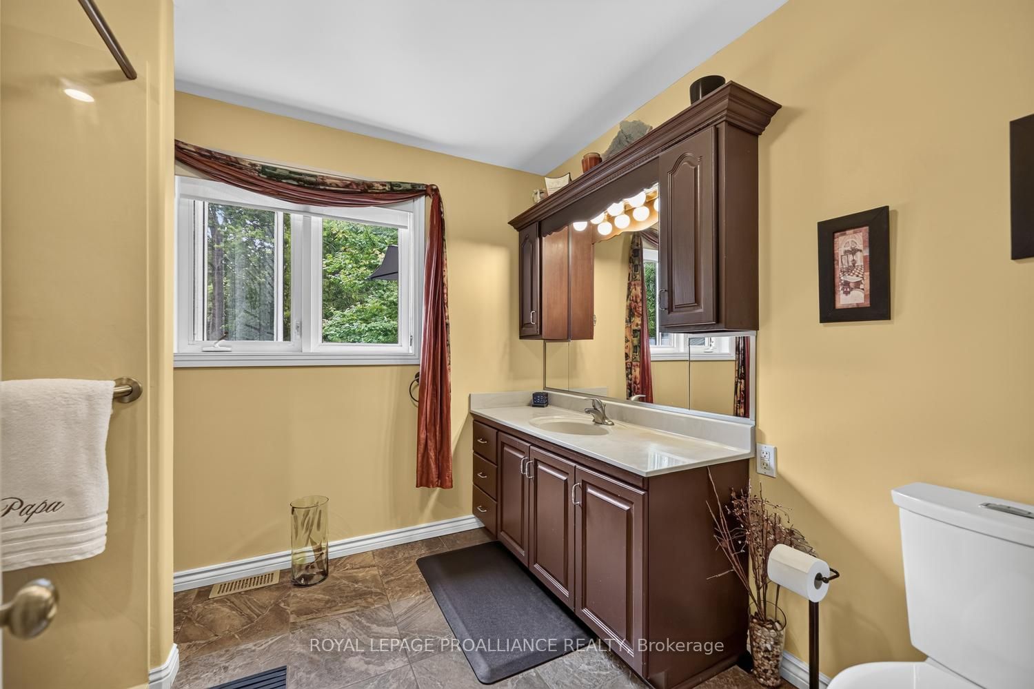 132 Kingston Crescent Property Photo 17