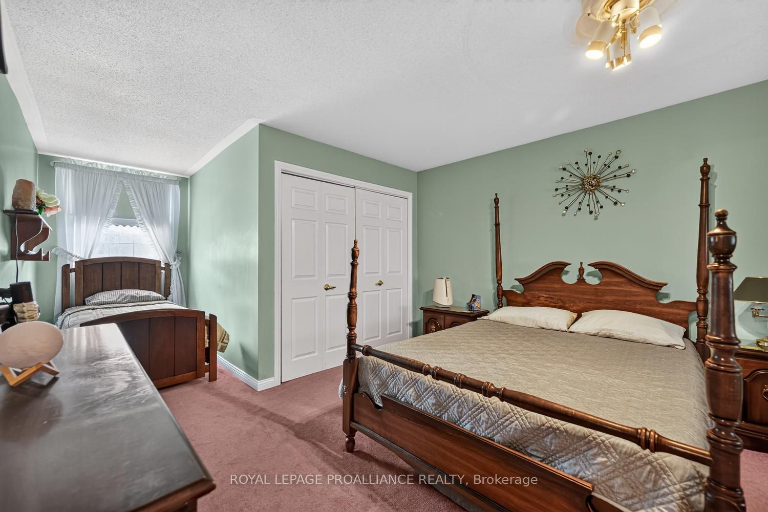 132 Kingston Crescent Property Photo 21