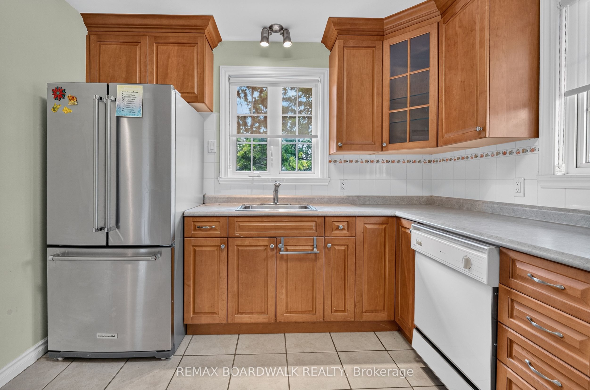 583 Donald Street Property Photo 12