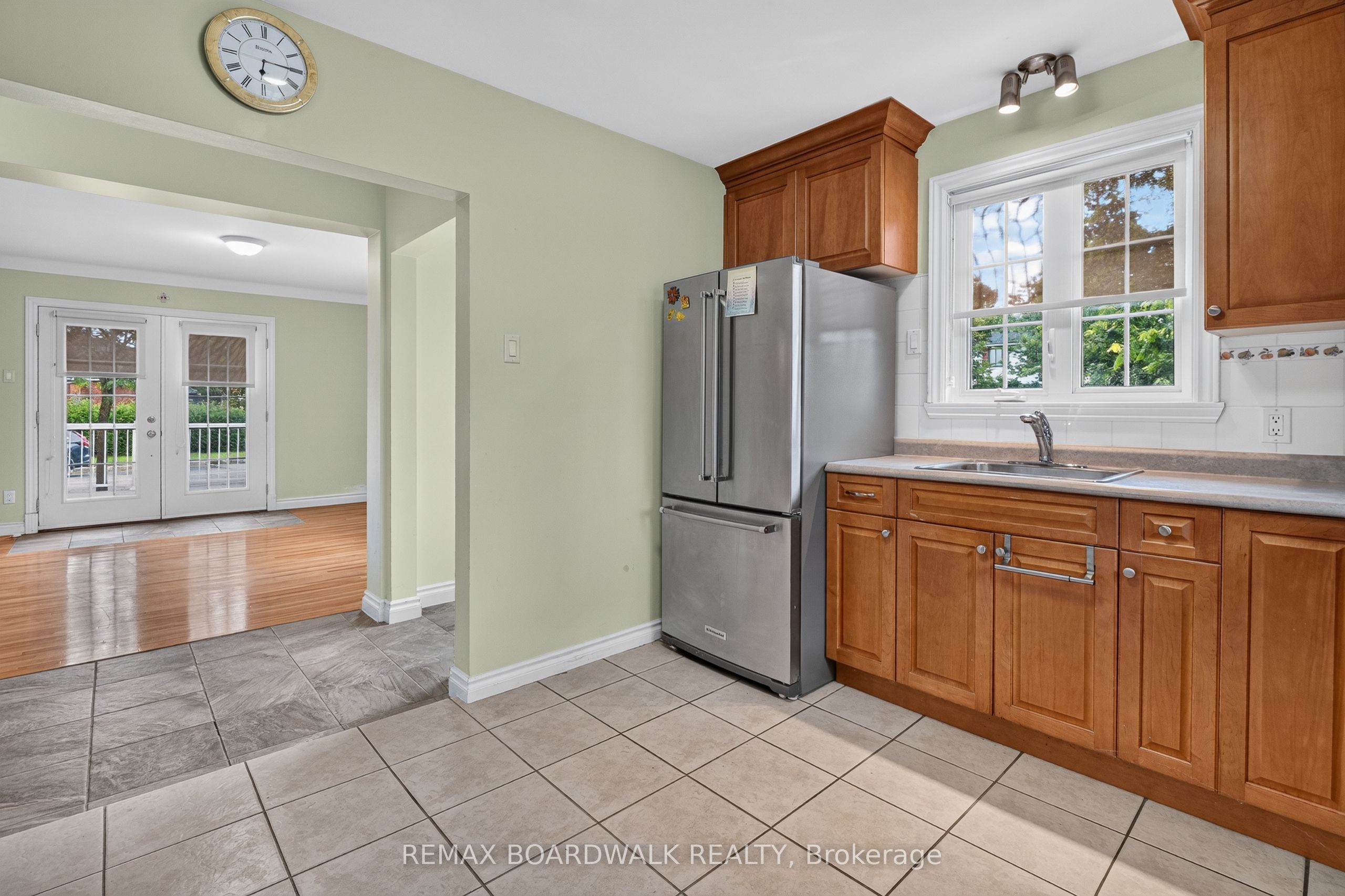 583 Donald Street Property Photo 13