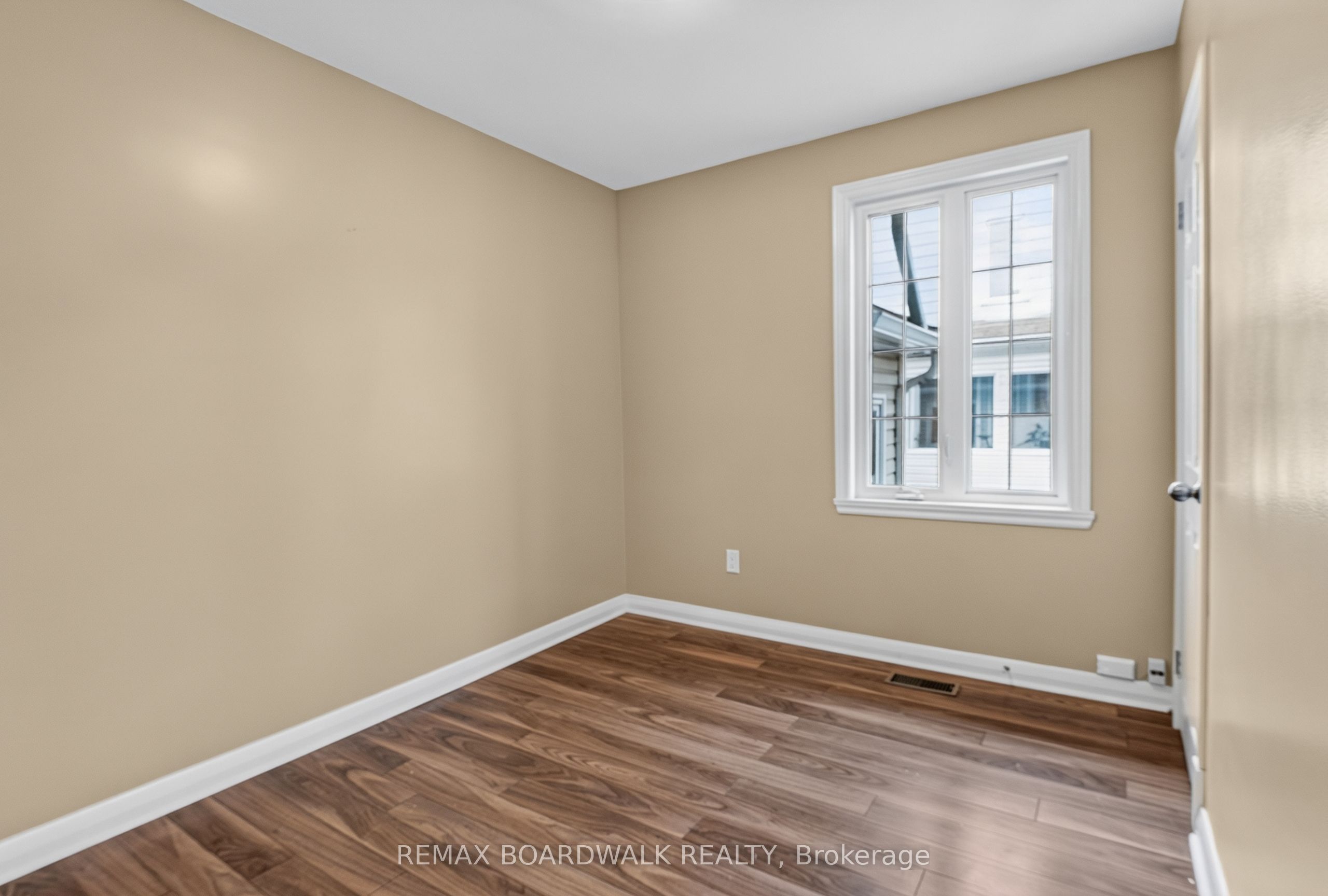 583 Donald Street Property Photo 21