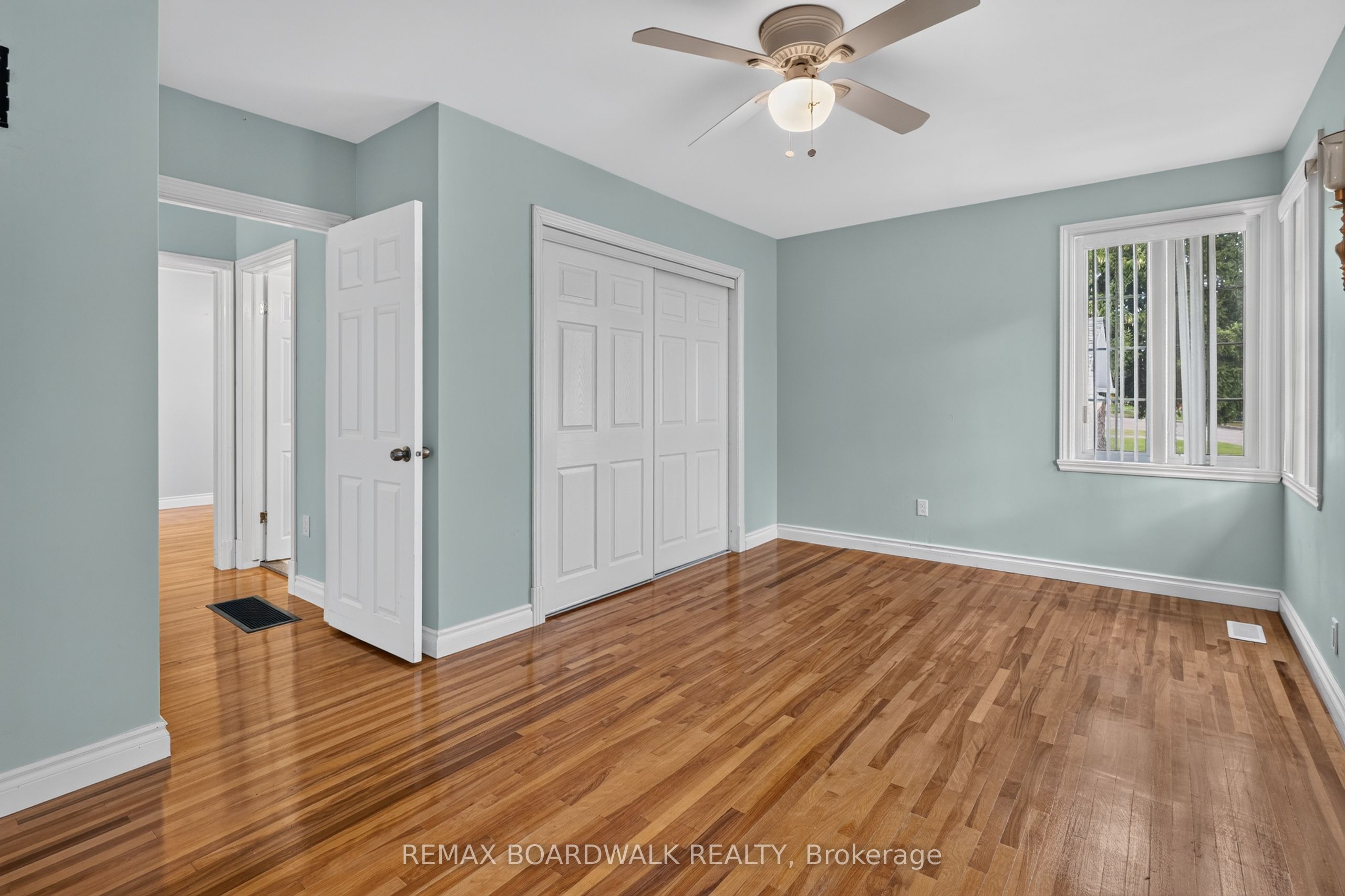 583 Donald Street Property Photo 23
