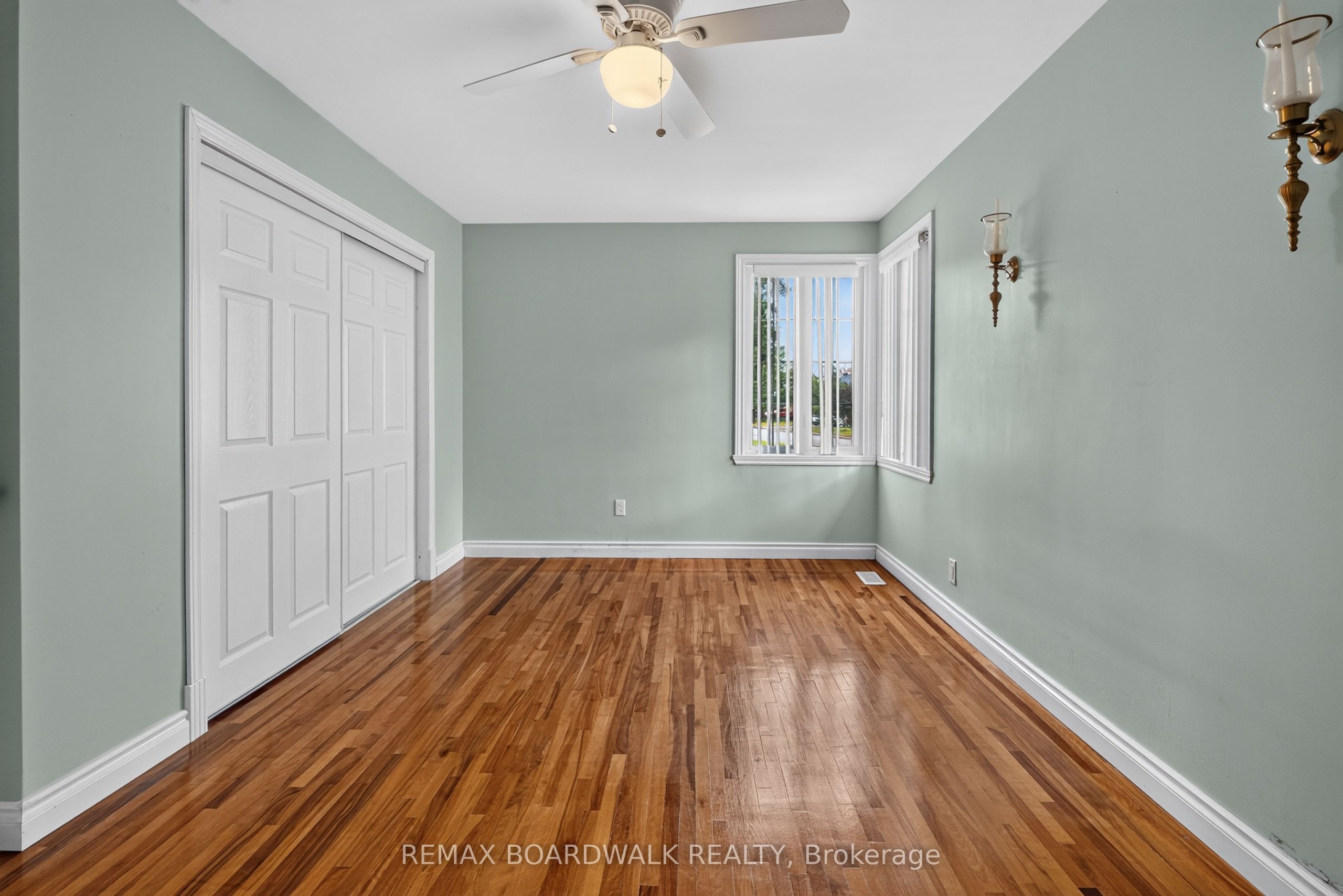 583 Donald Street Property Photo 24
