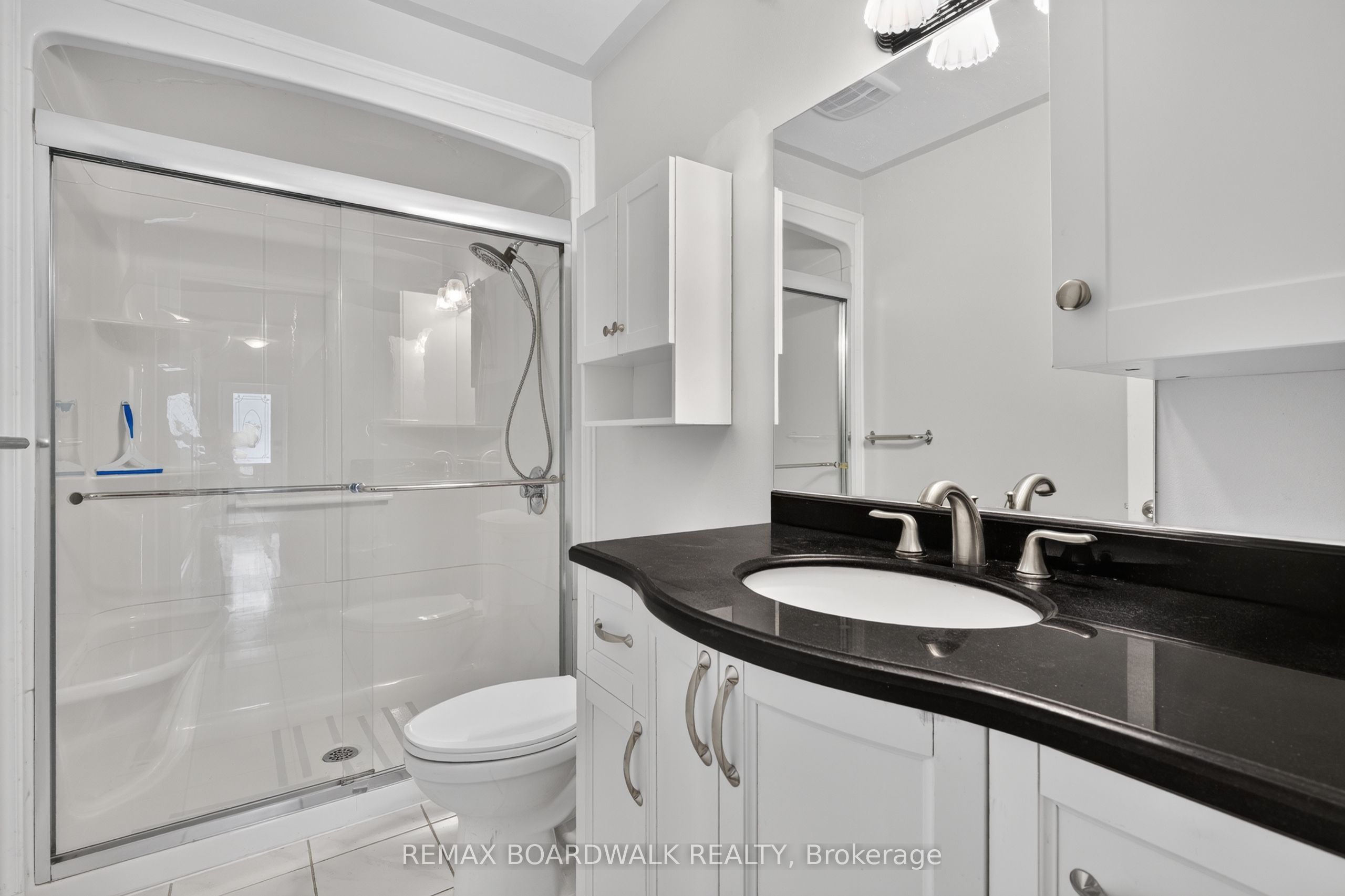 583 Donald Street Property Photo 27