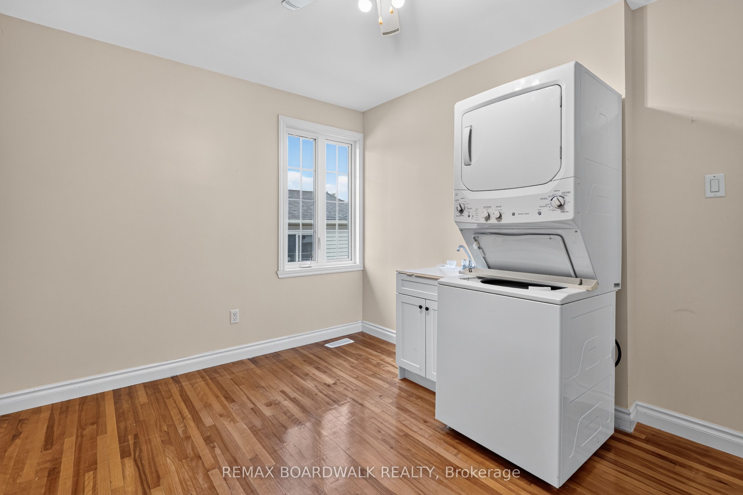583 Donald Street Property Photo 30