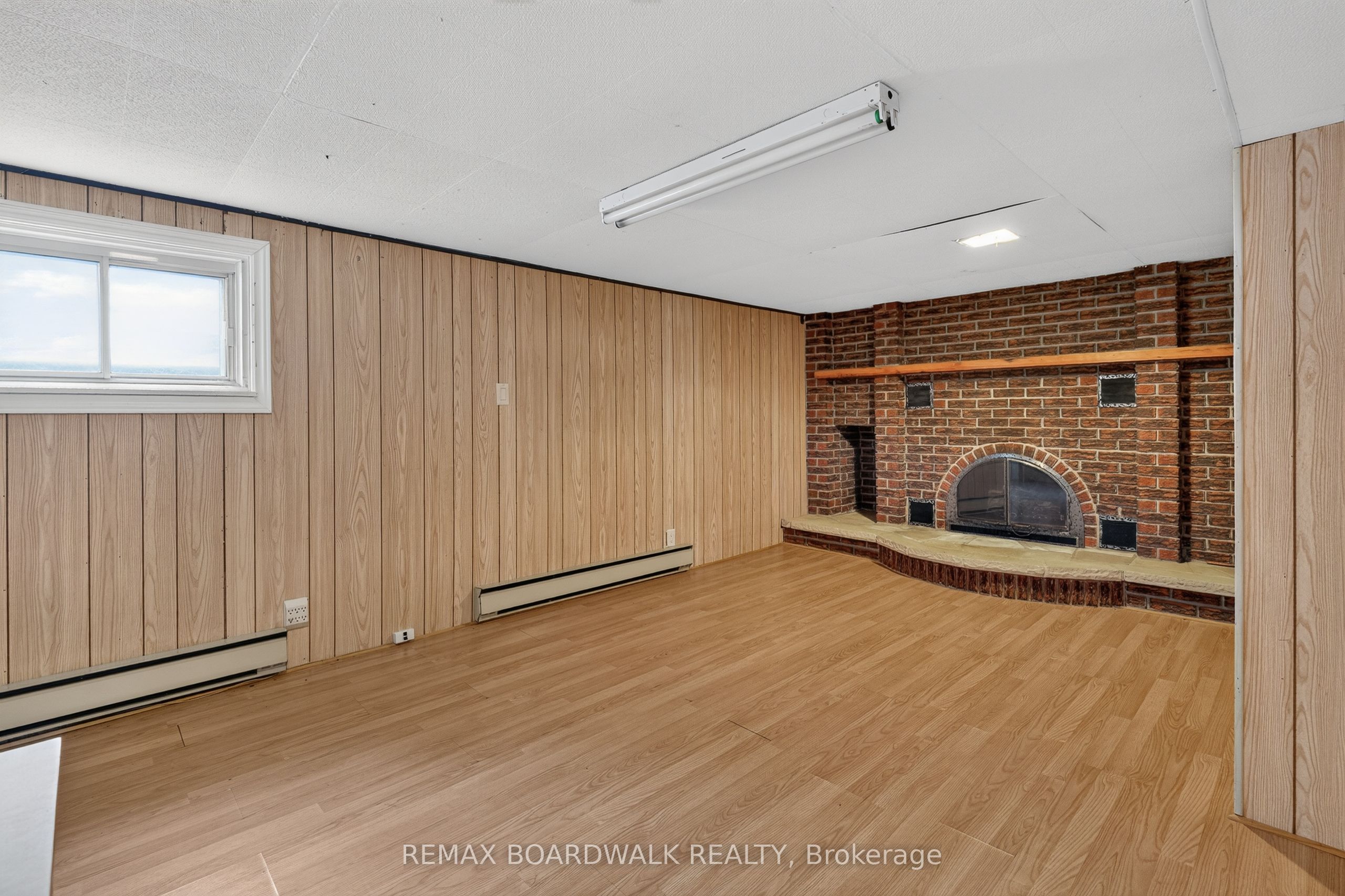 583 Donald Street Property Photo 31