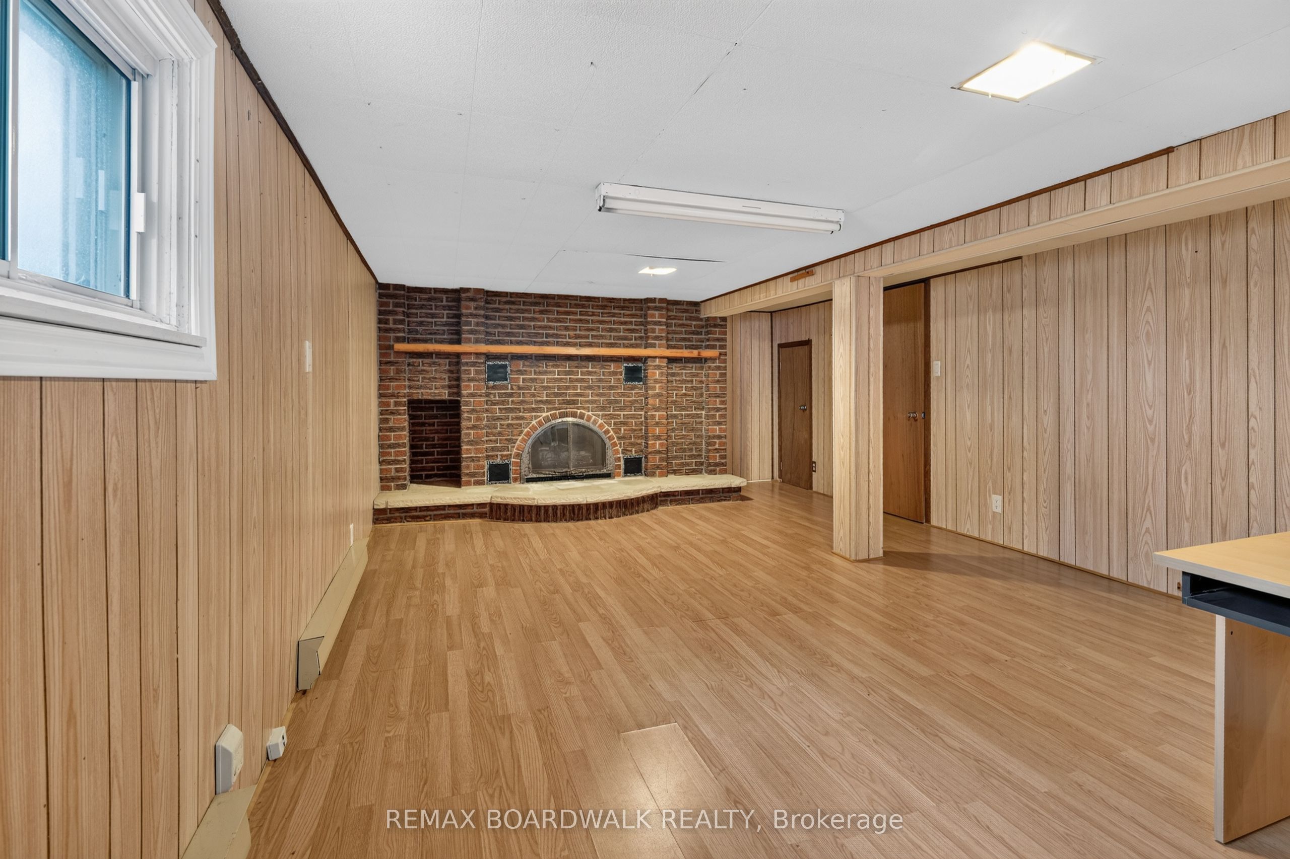 583 Donald Street Property Photo 32
