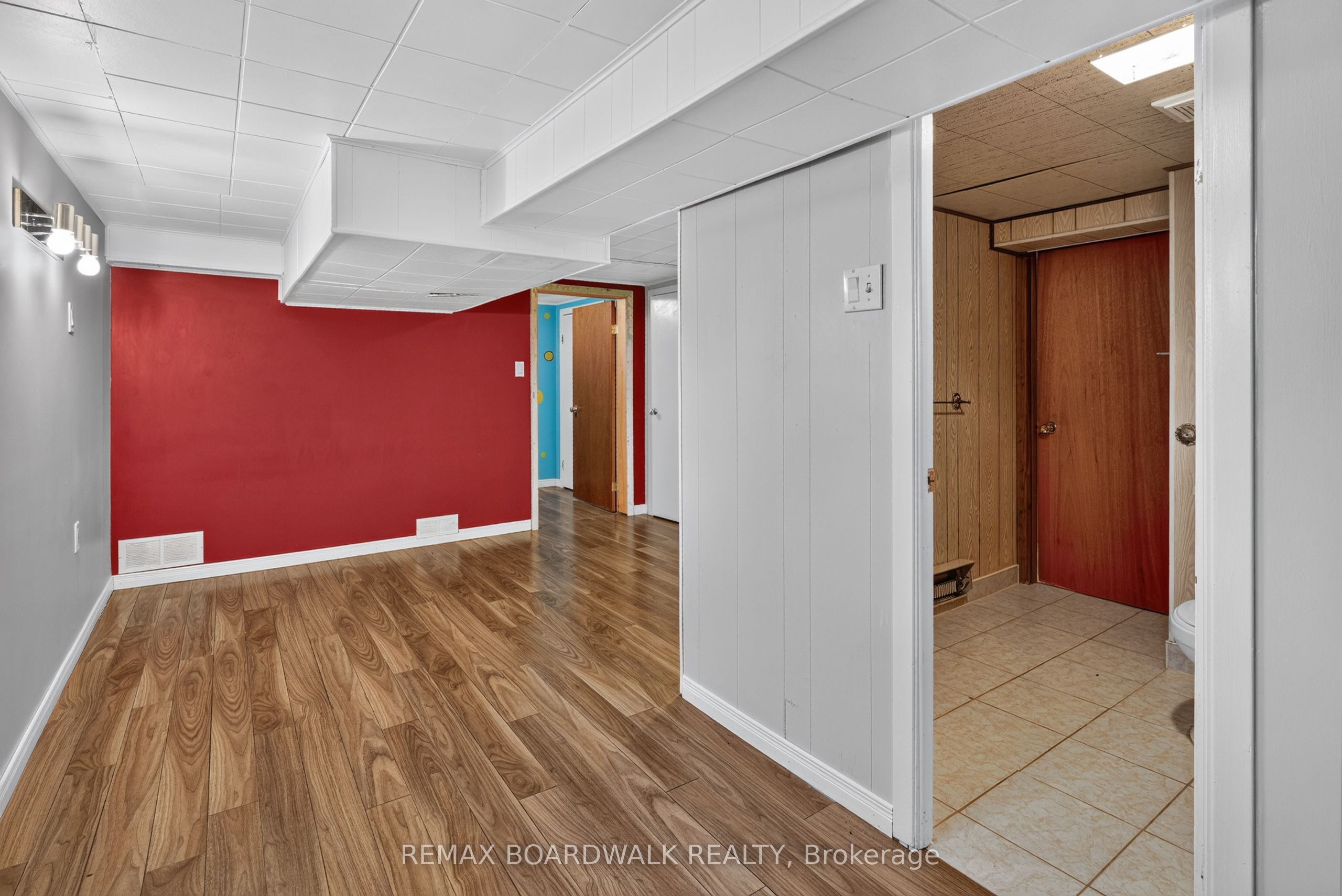 583 Donald Street Property Photo 35
