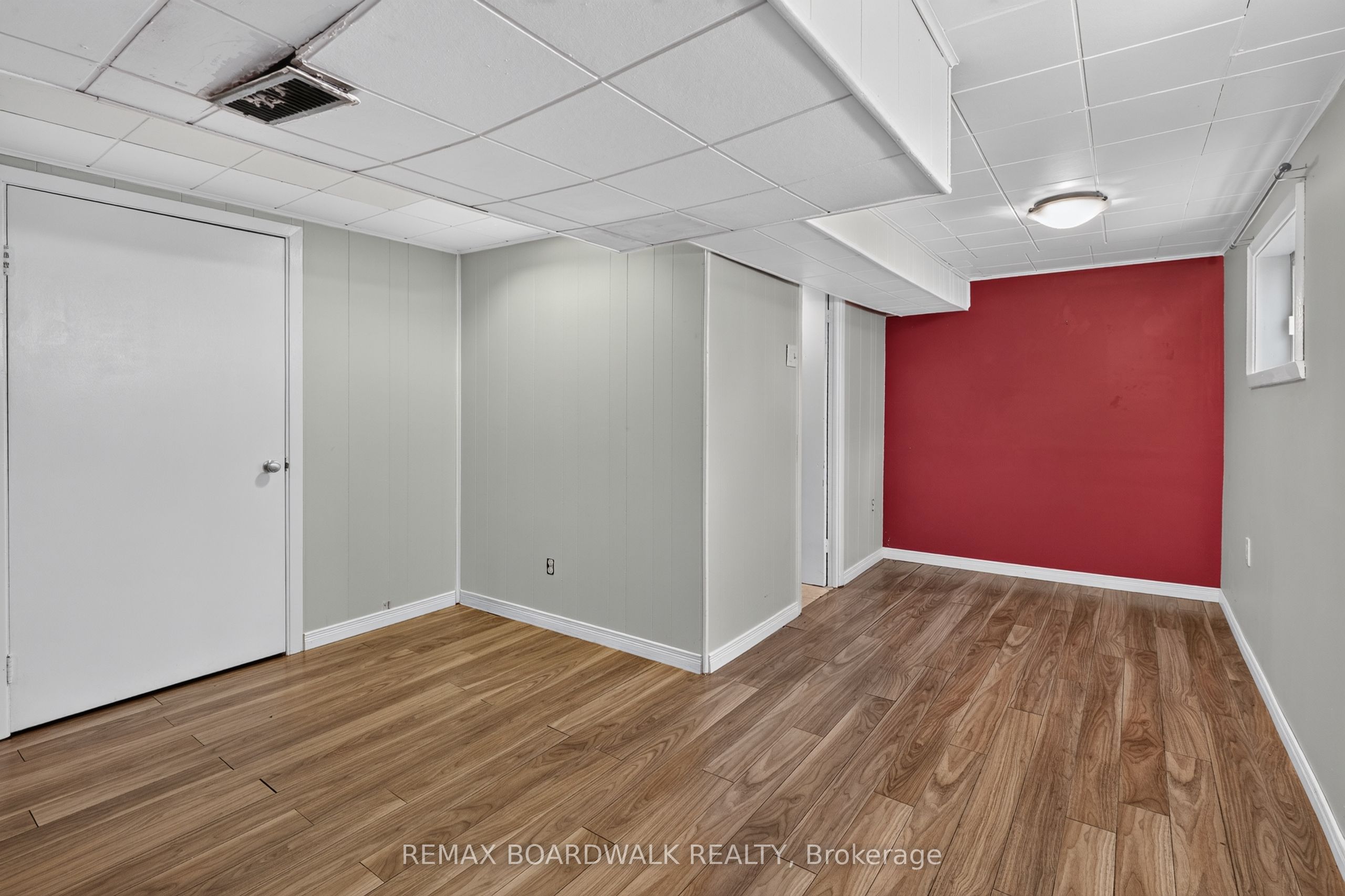 583 Donald Street Property Photo 36