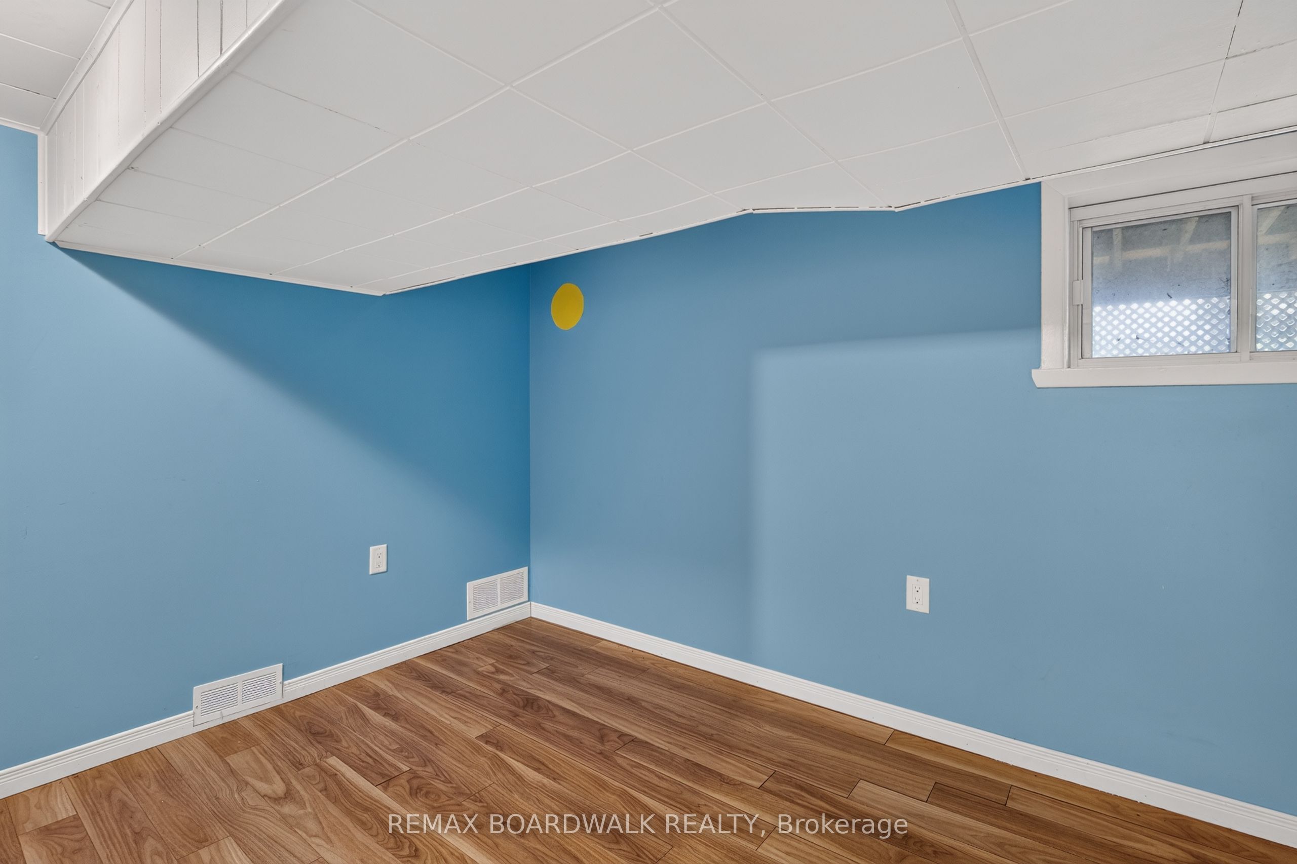 583 Donald Street Property Photo 38