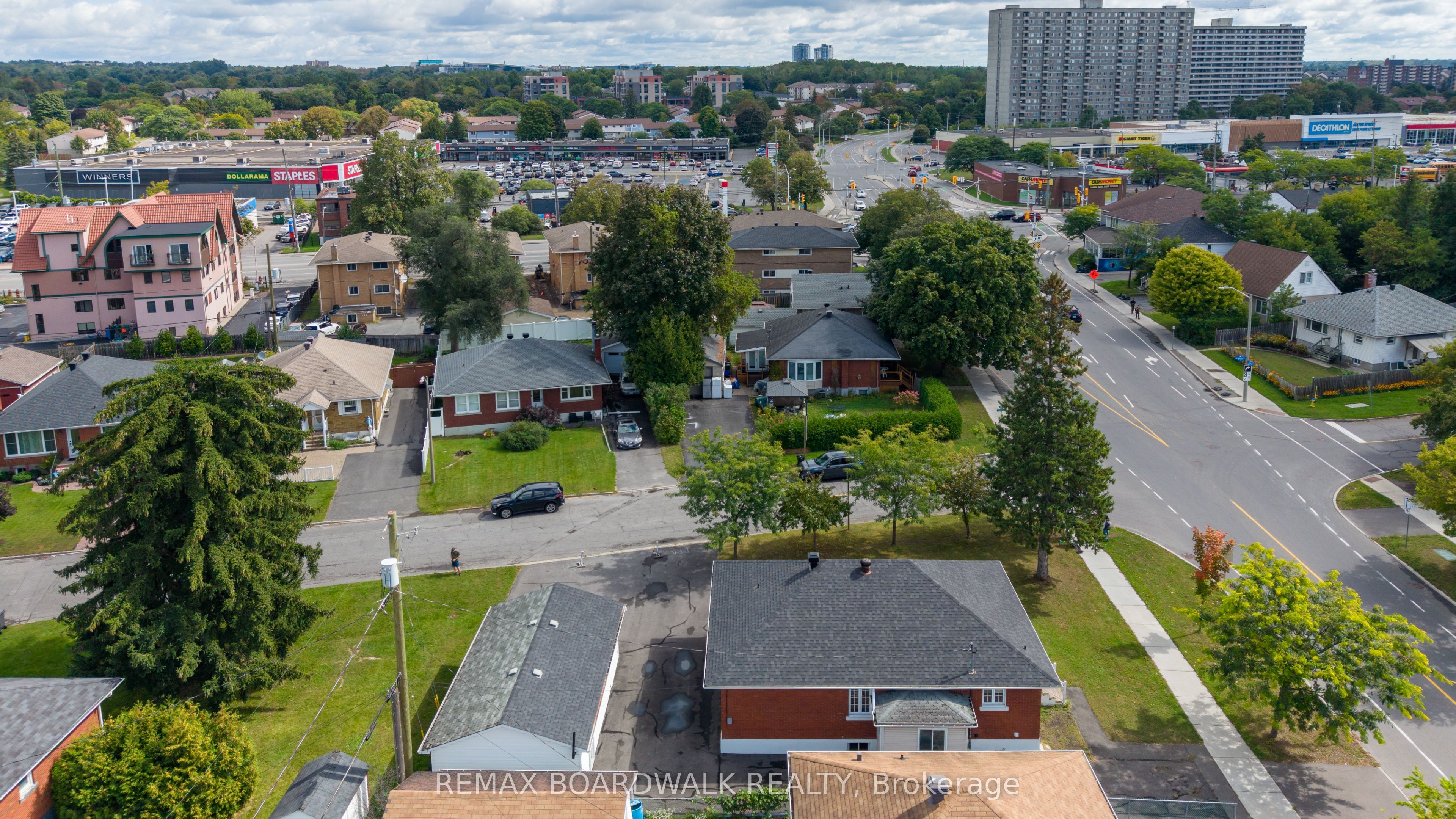 583 Donald Street Property Photo 43