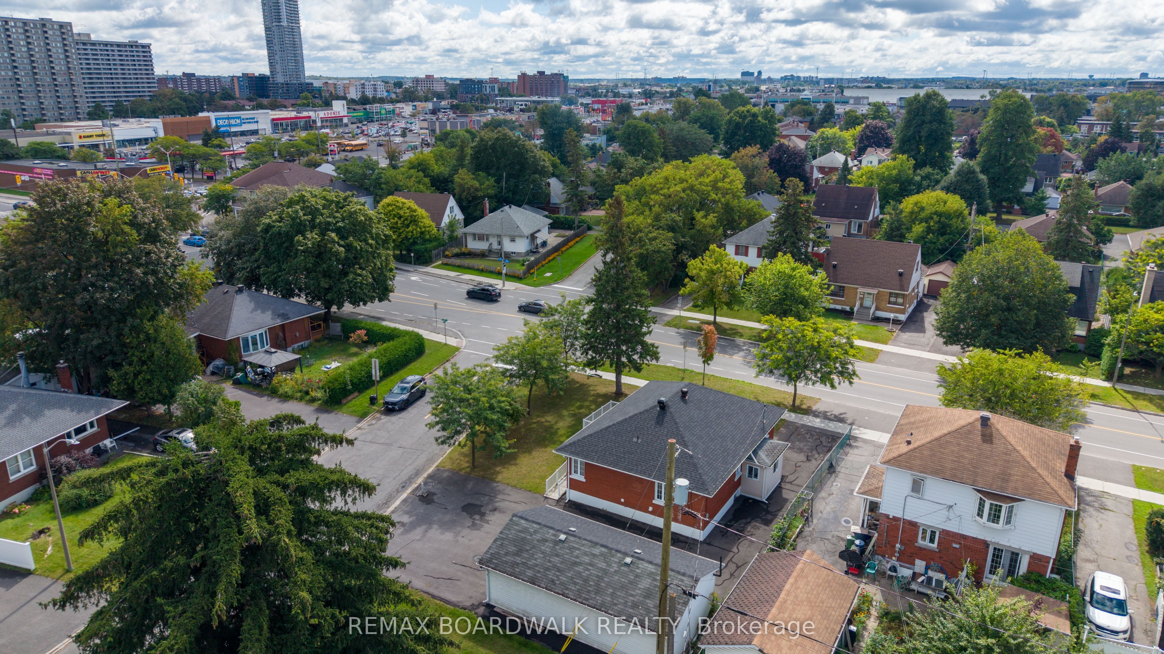 583 Donald Street Property Photo 44