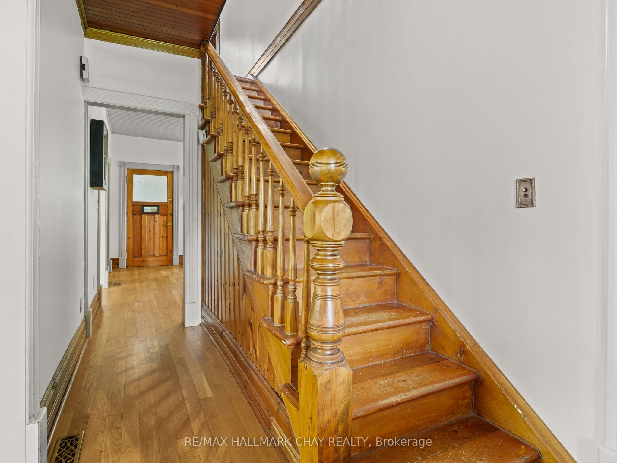 347357 15 Side Road Property Photo 8