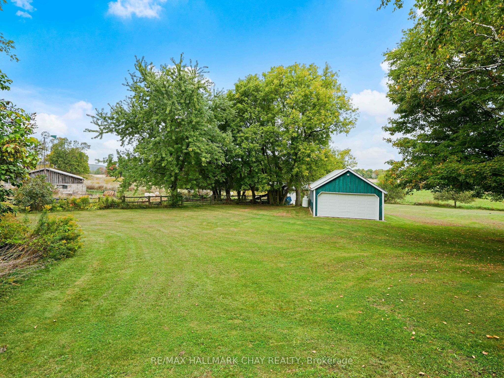 347357 15 Side Road Property Photo 34