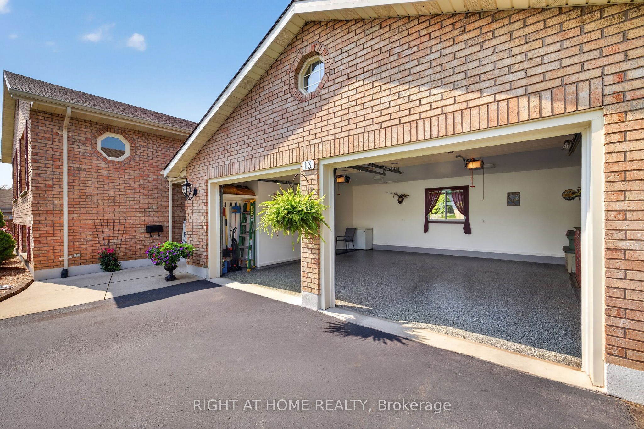 13 St Ladislaus Street Property Photo 29