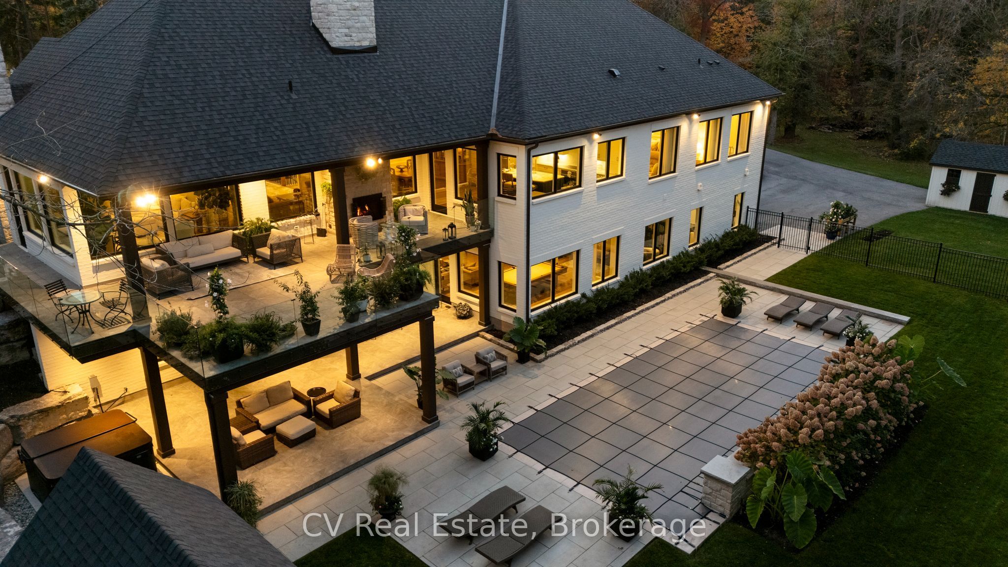 455 William Street Property Photo 7
