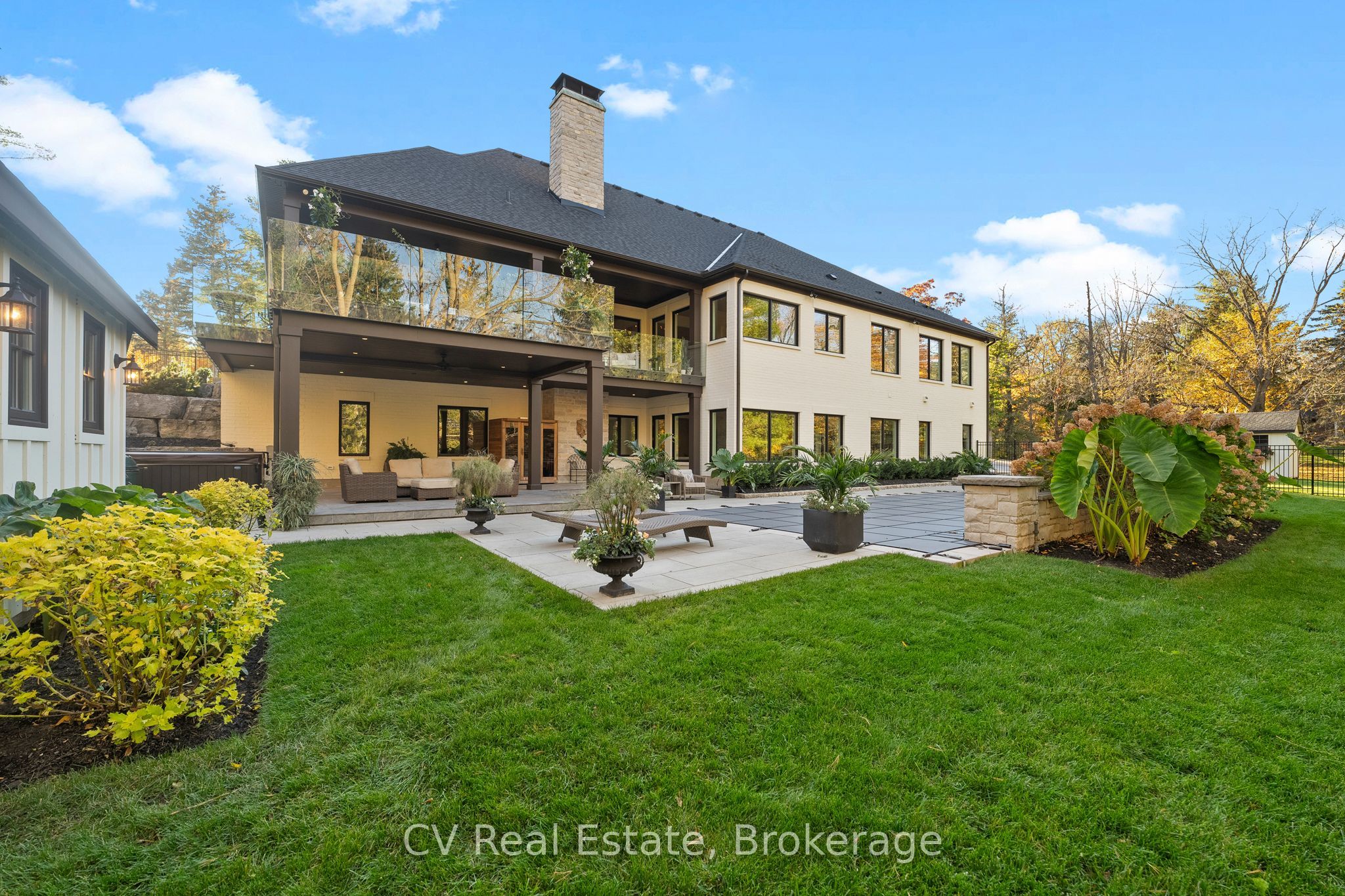 455 William Street Property Photo 10