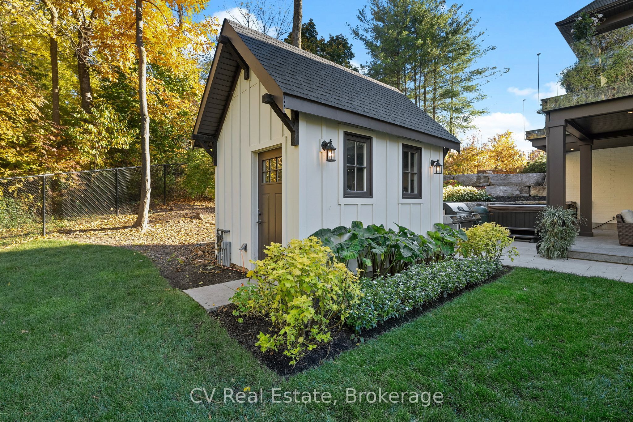 455 William Street Property Photo 11