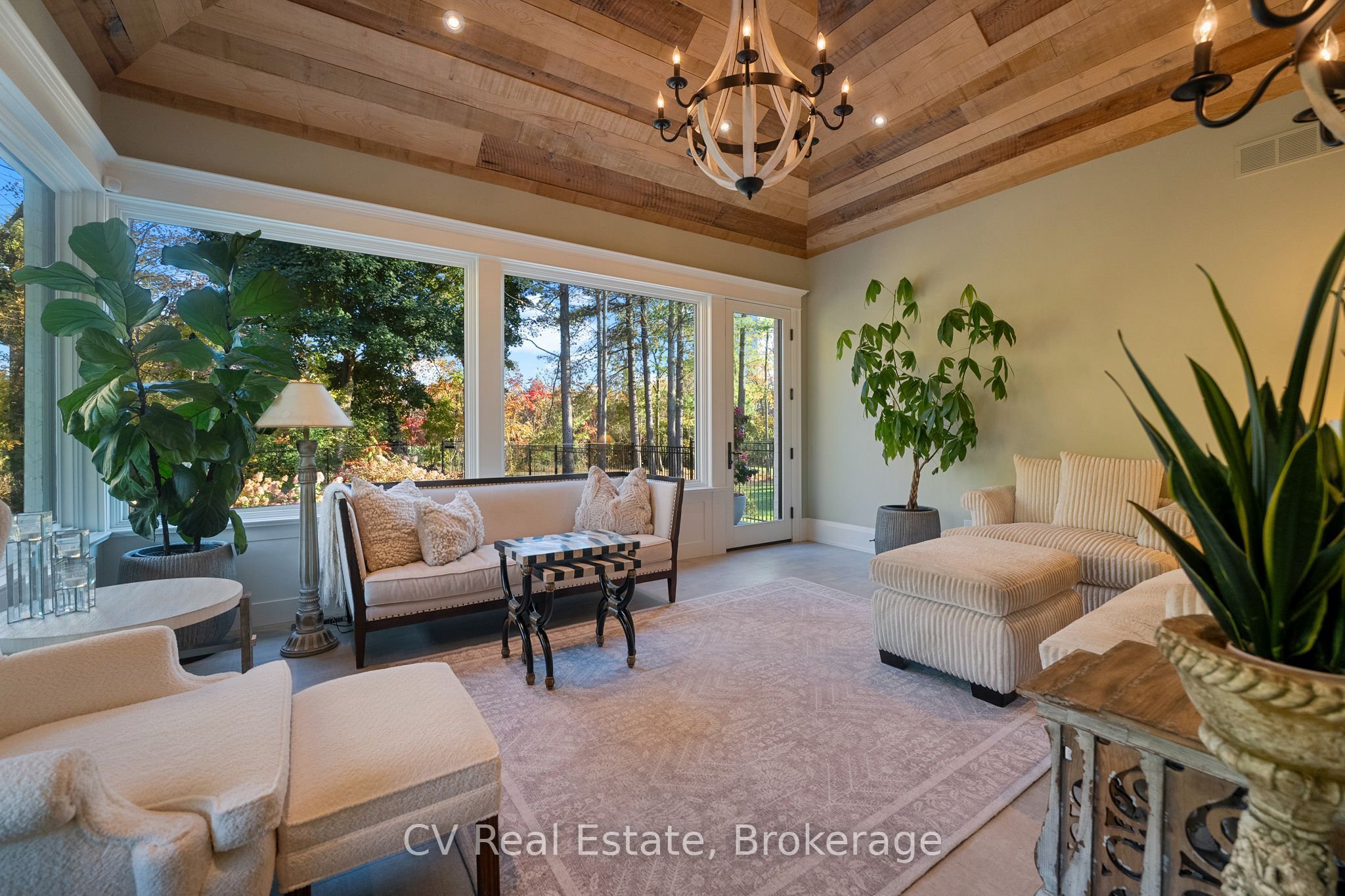 455 William Street Property Photo 27