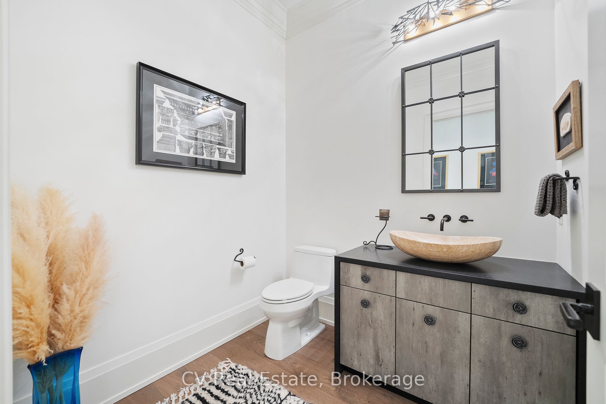 455 William Street Property Photo 34