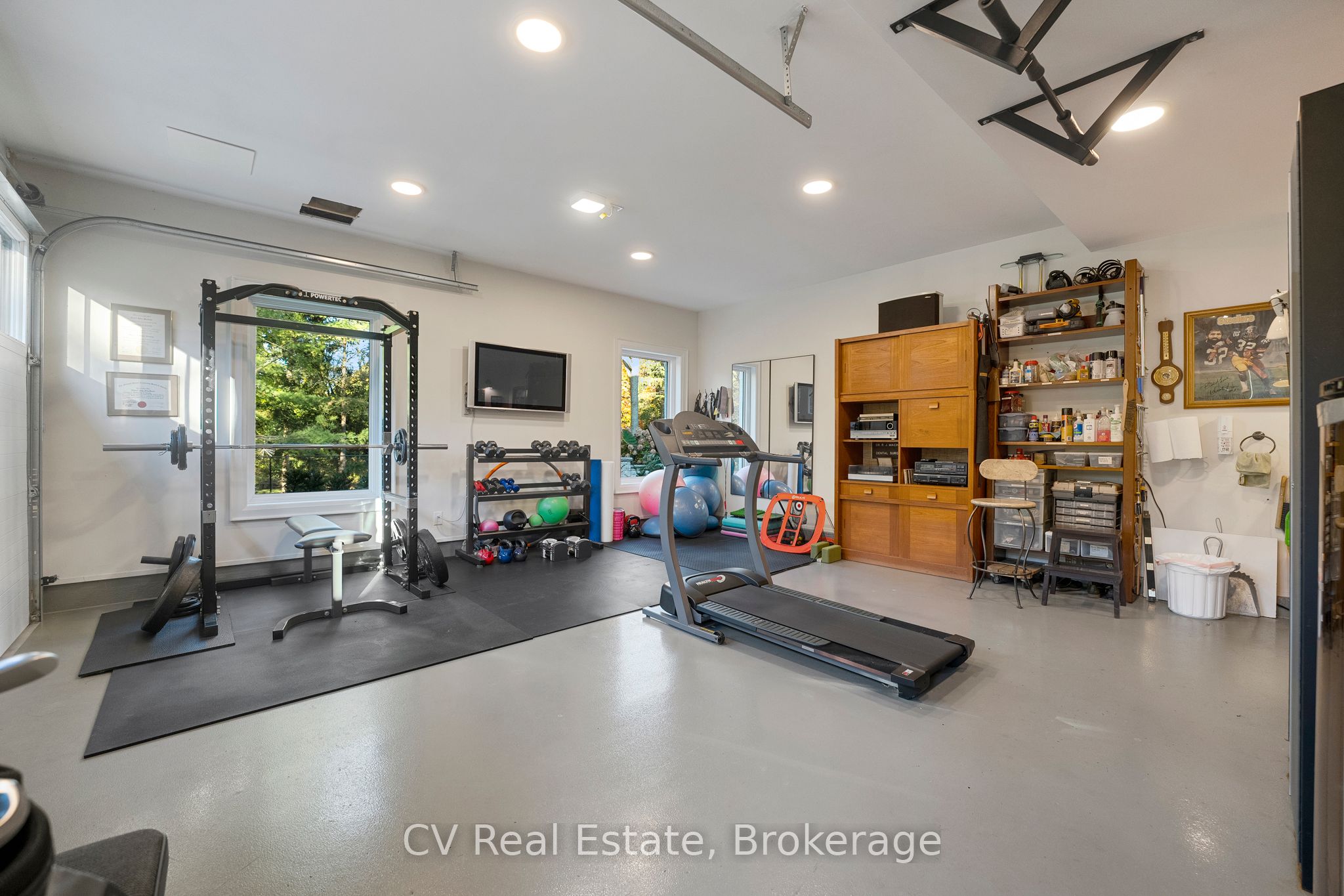 455 William Street Property Photo 42
