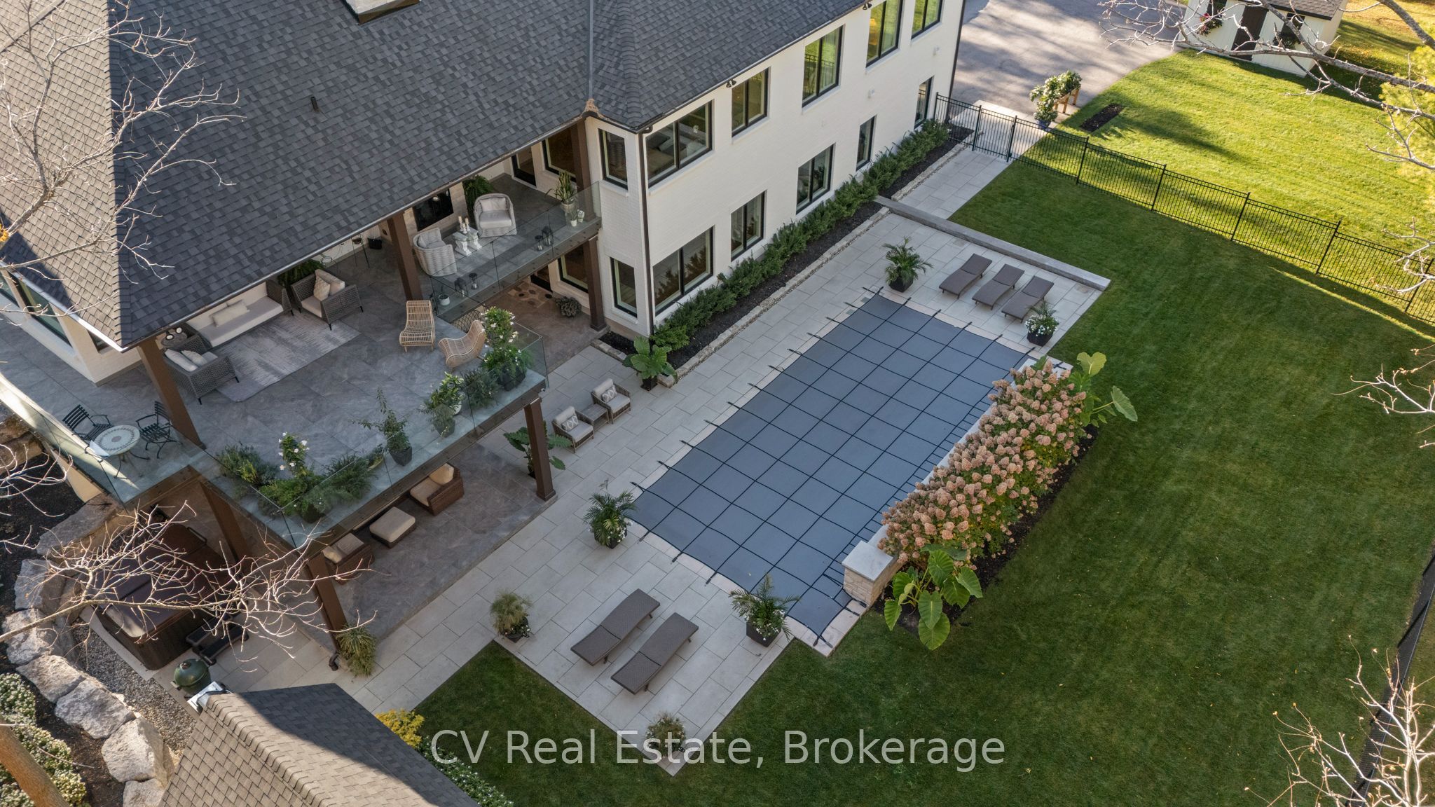 455 William Street Property Photo 47