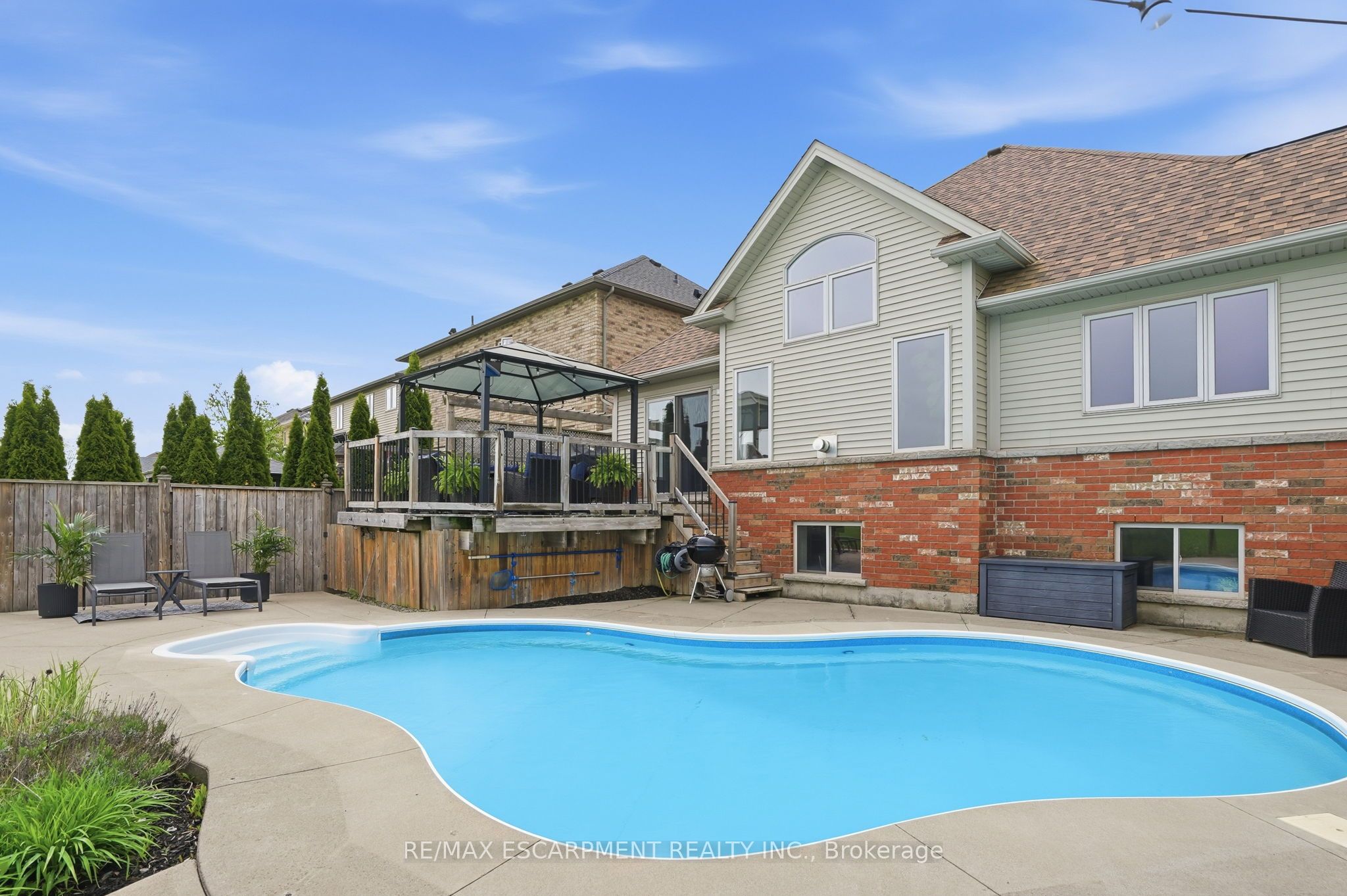 160 Festival Way Property Photo 2