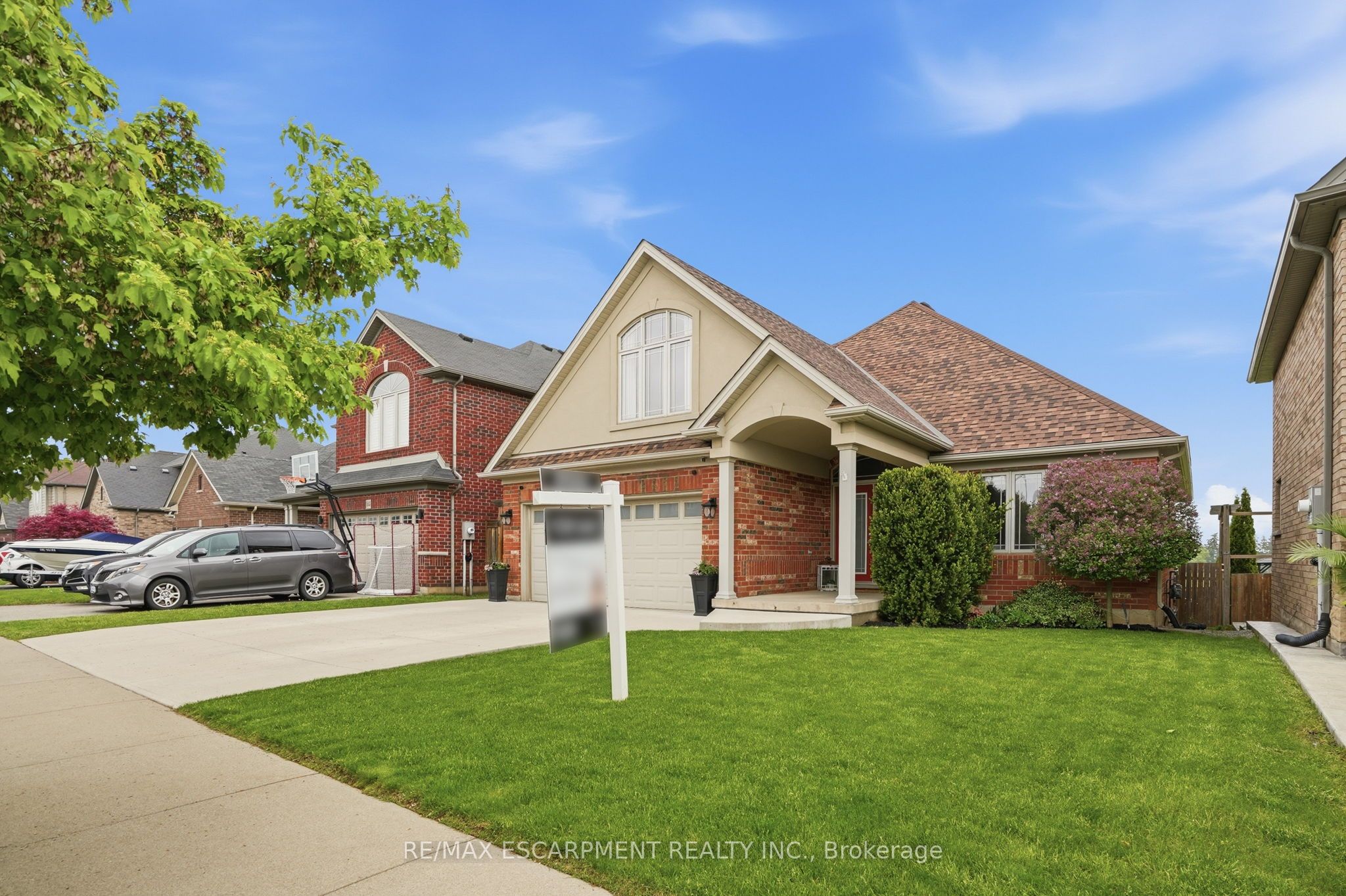 160 Festival Way Property Photo 3