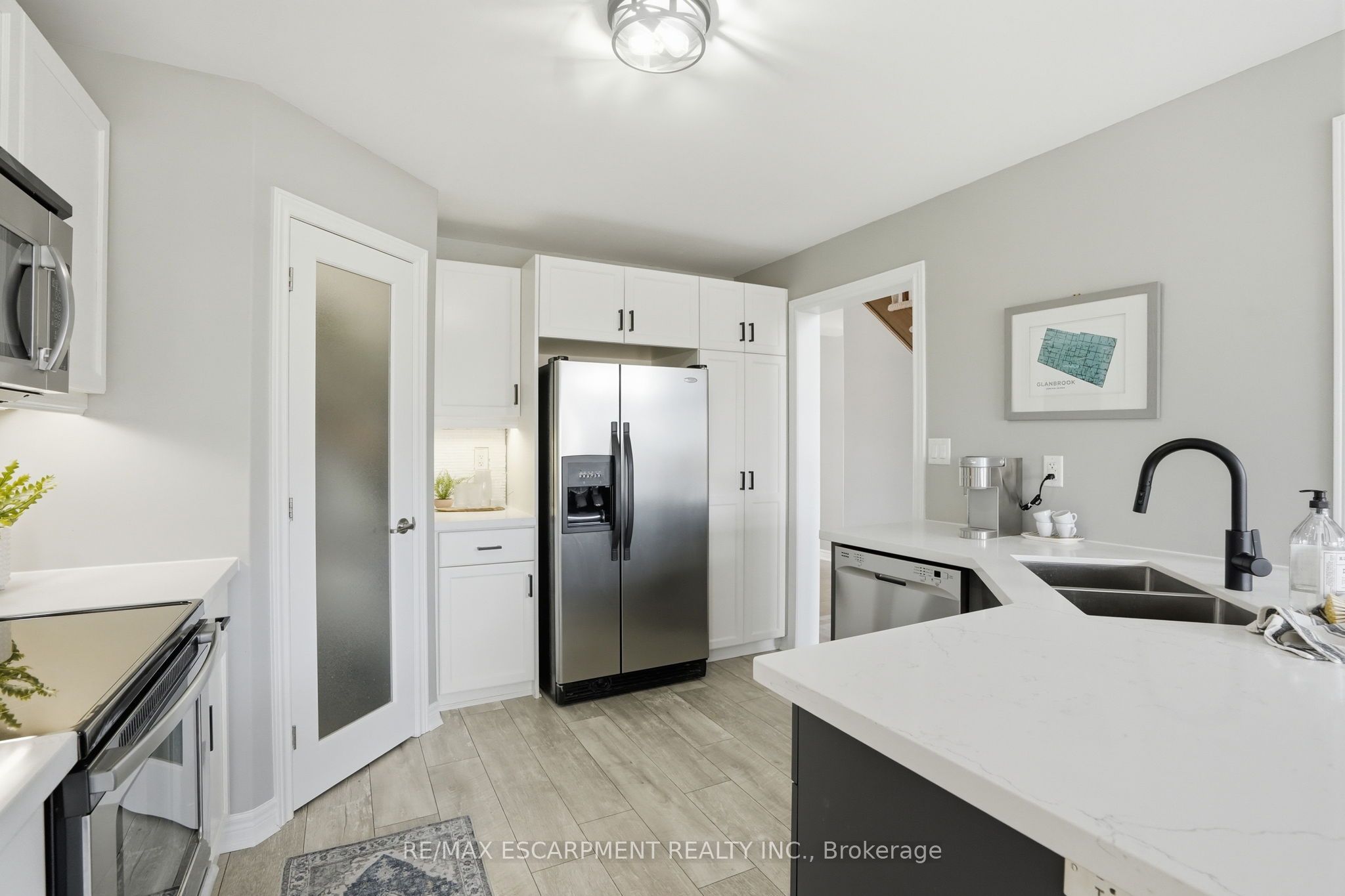 160 Festival Way Property Photo 8