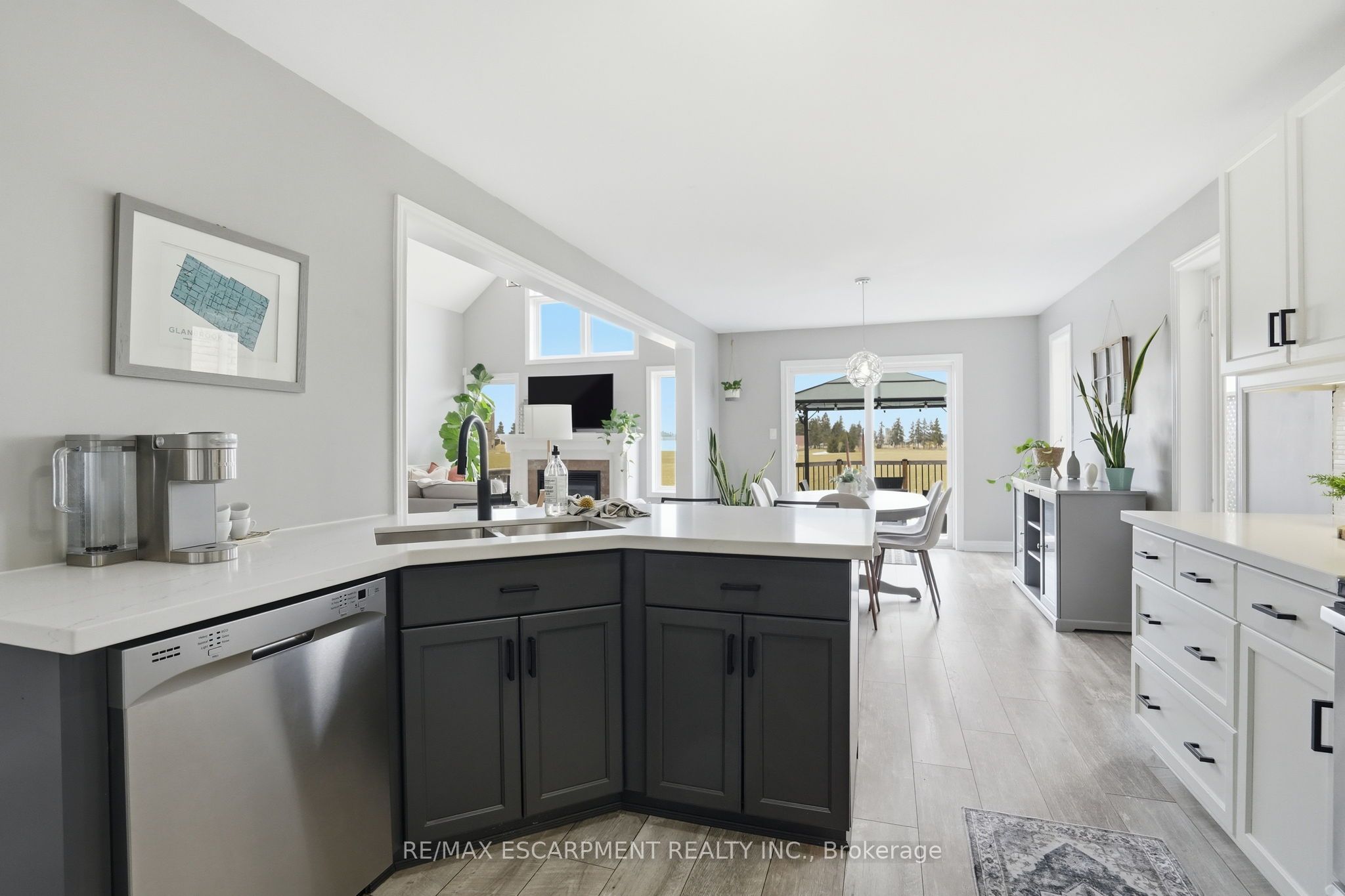 160 Festival Way Property Photo 10
