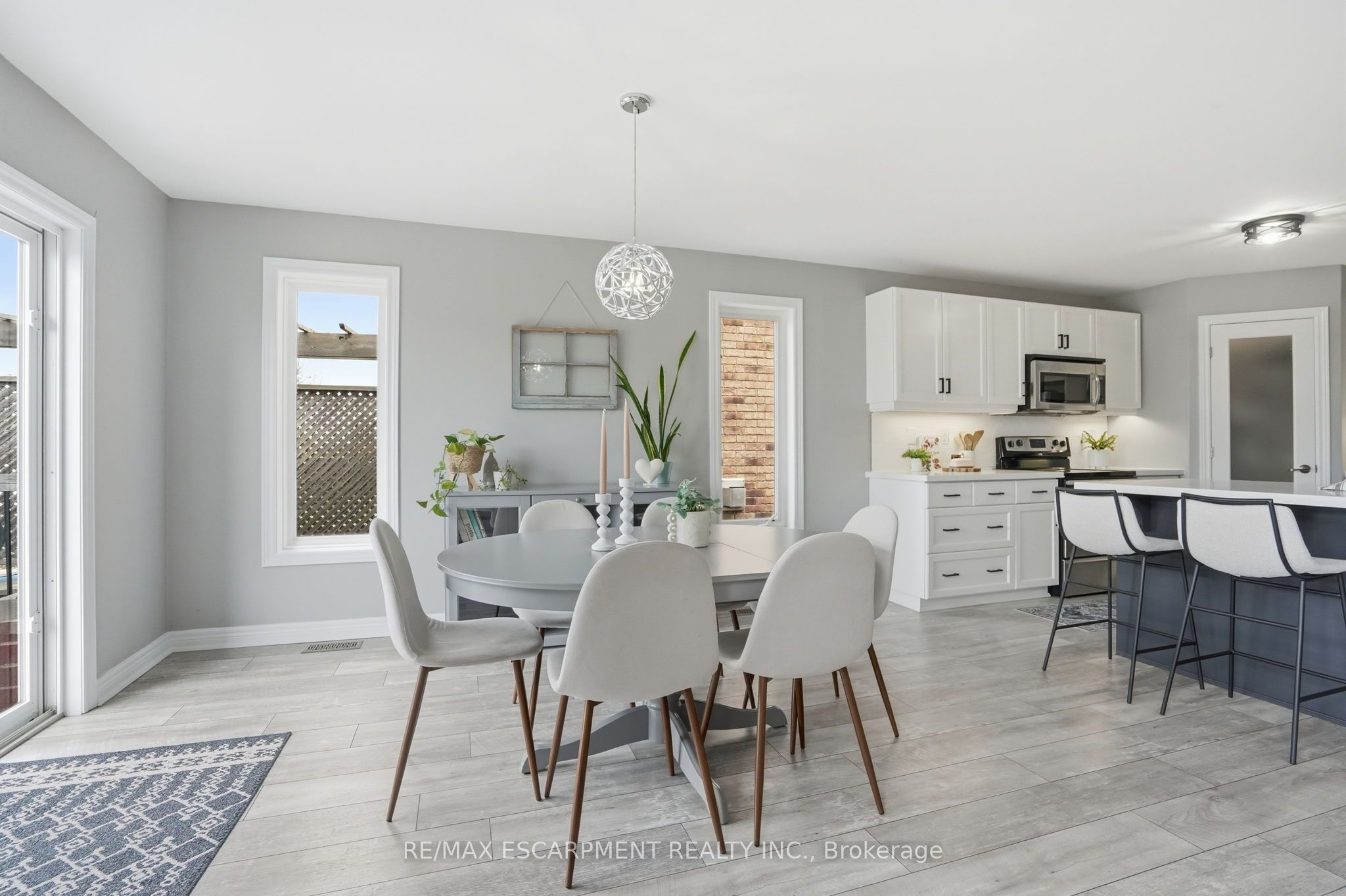 160 Festival Way Property Photo 12