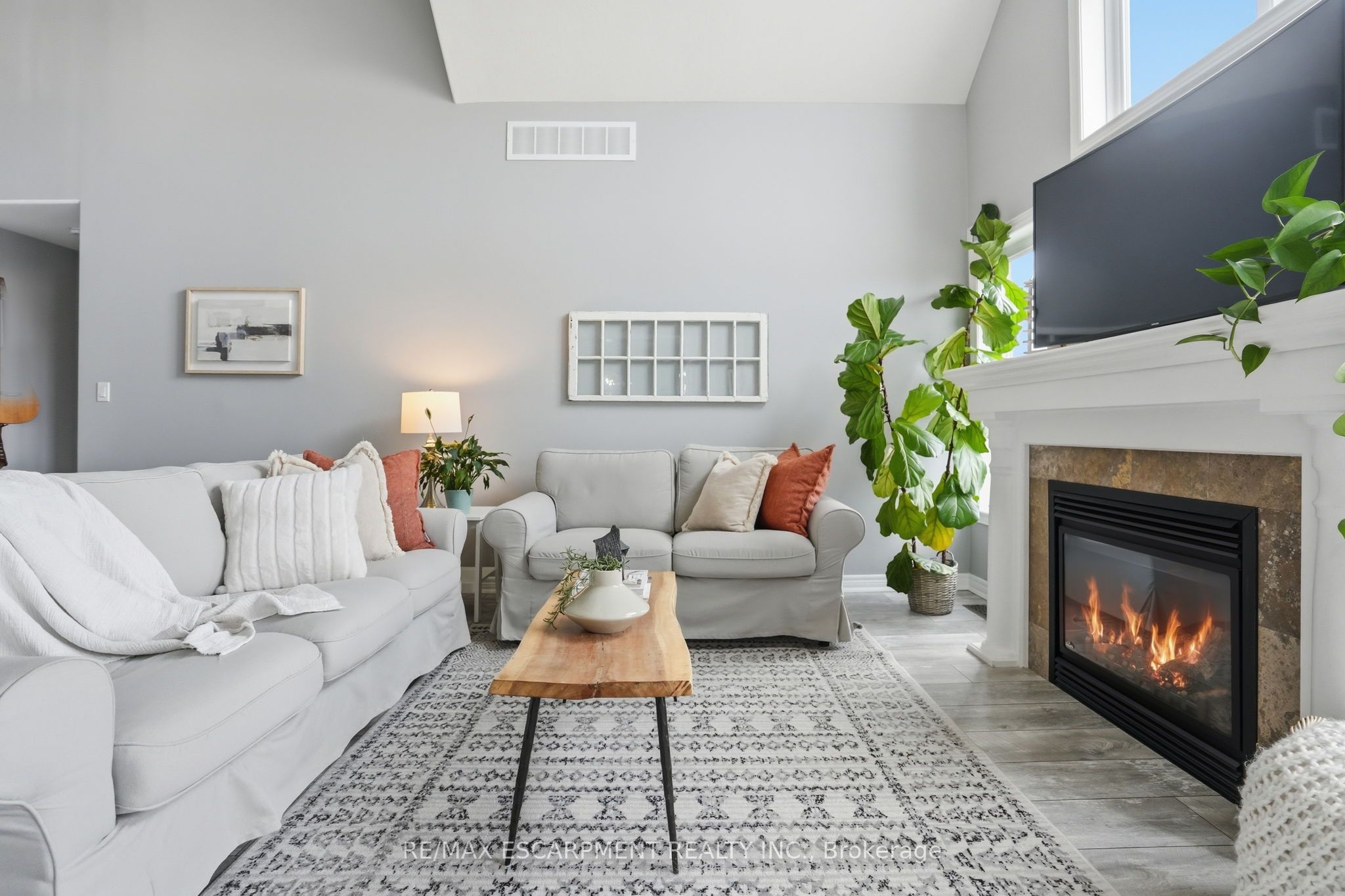 160 Festival Way Property Photo 14